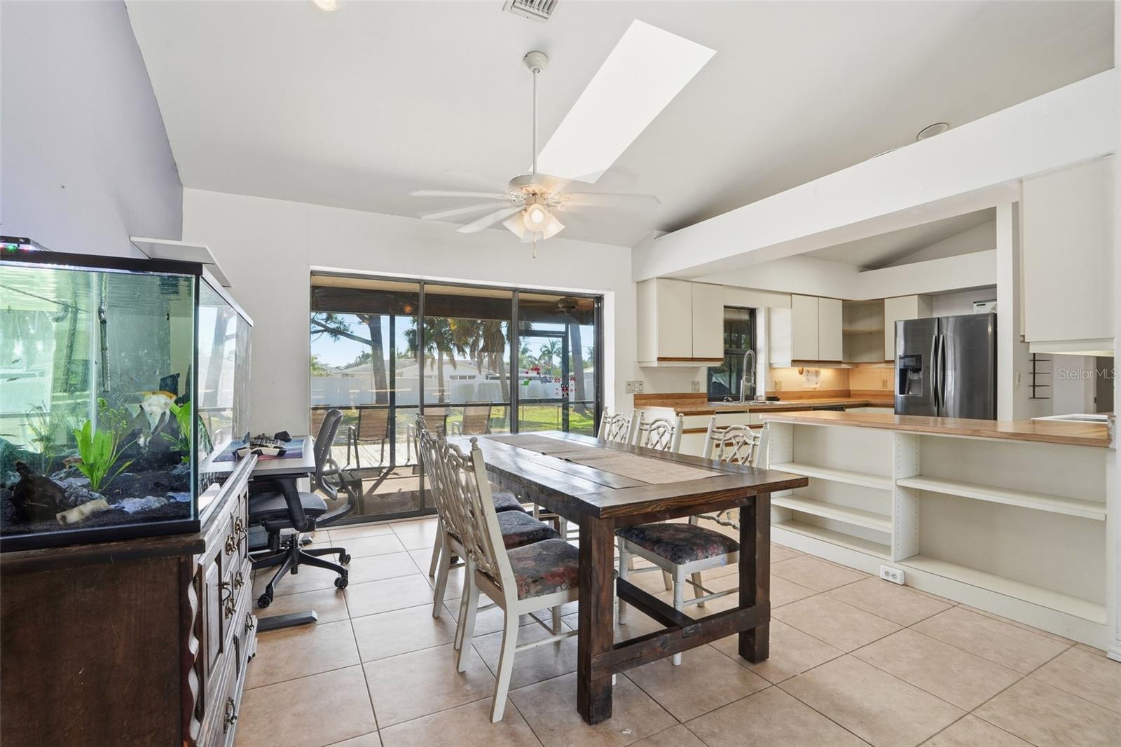 Image 12 of 39 For 1531 Keyway Road