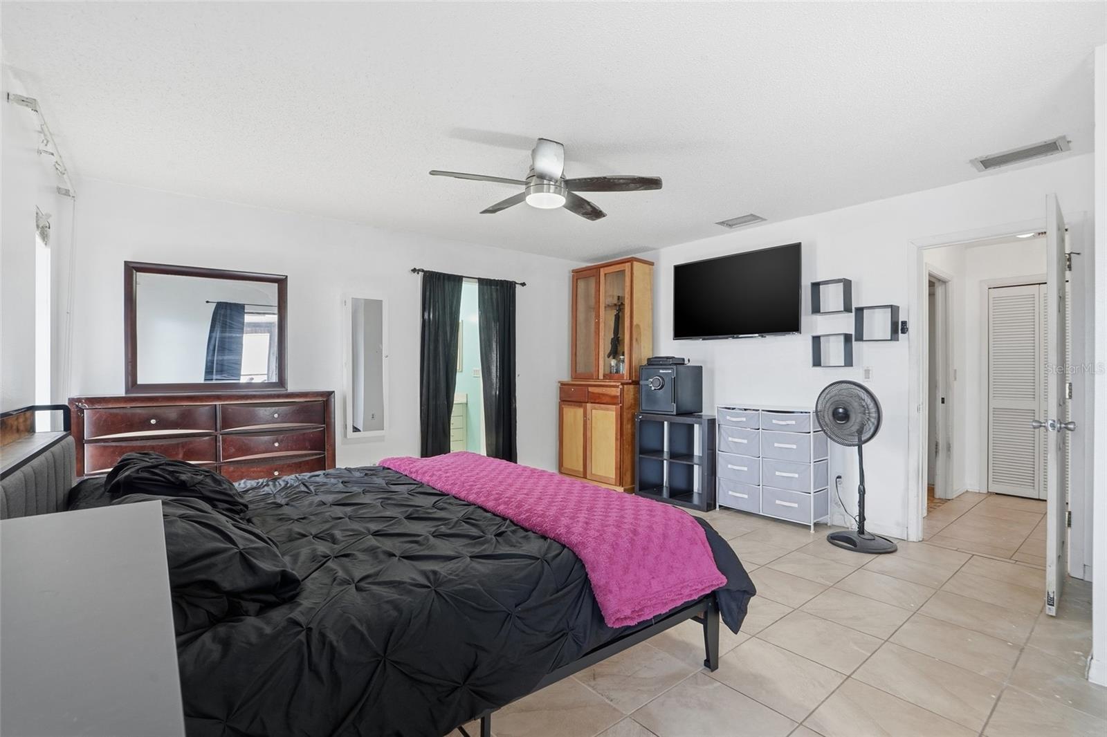 Image 17 of 39 For 1531 Keyway Road