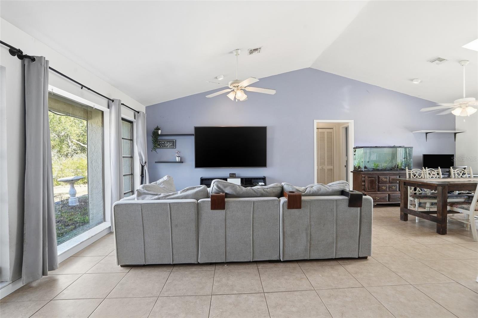 Image 7 of 39 For 1531 Keyway Road