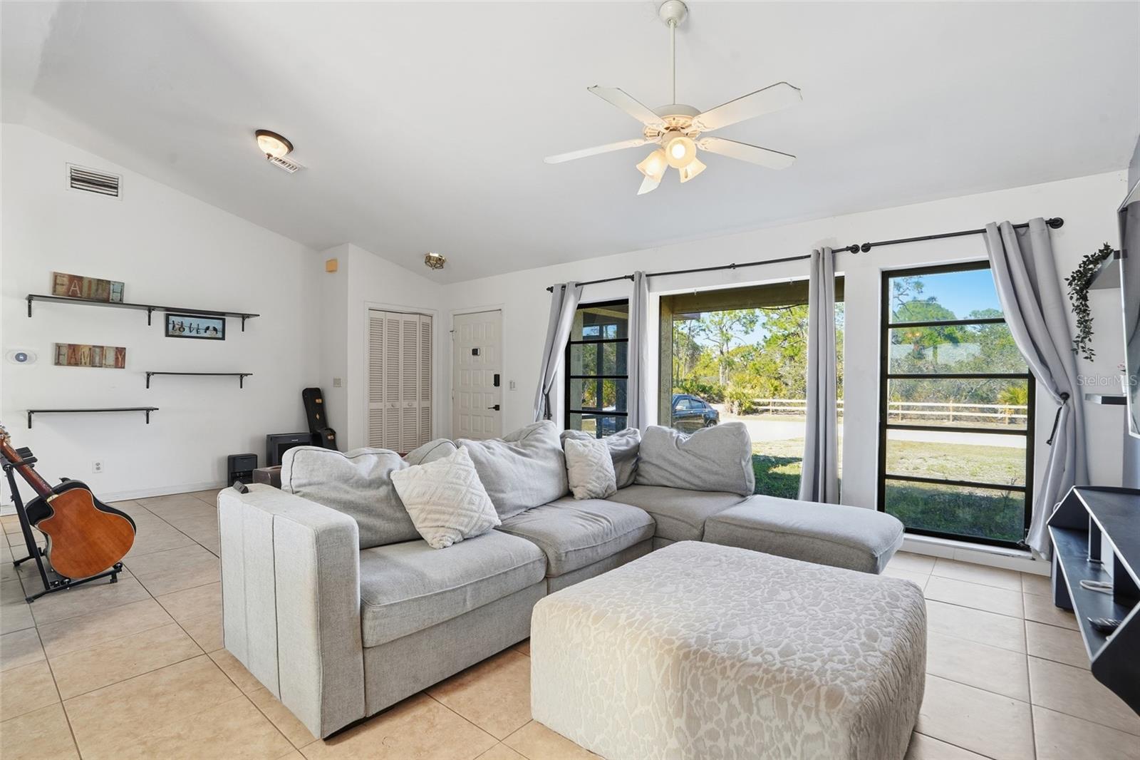 Image 9 of 39 For 1531 Keyway Road