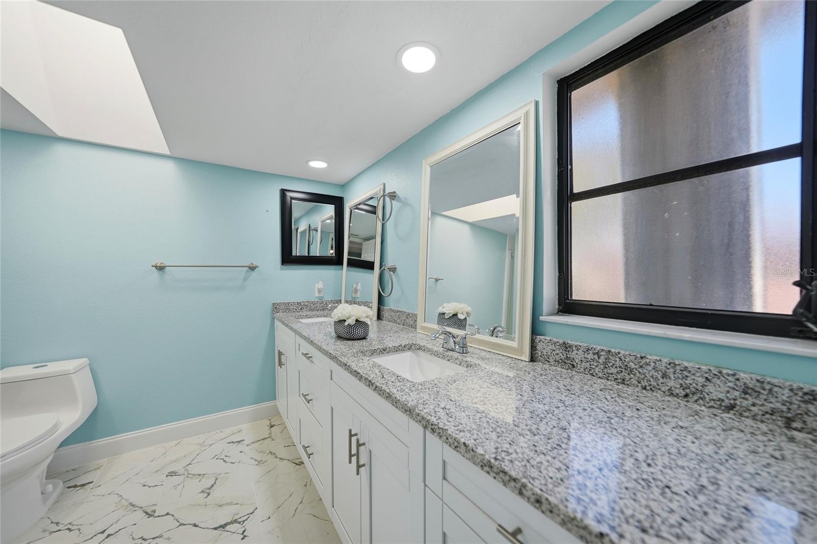 Image 25 of 36 For 19990 Midway Boulevard