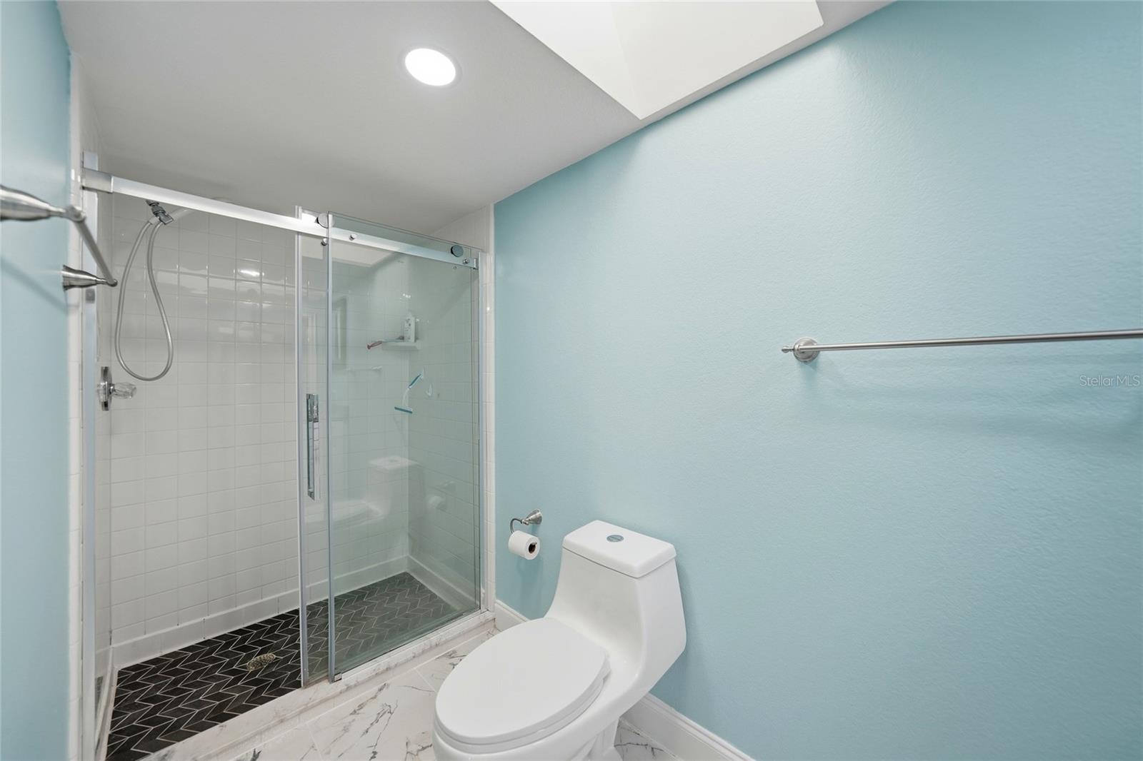 Image 26 of 36 For 19990 Midway Boulevard