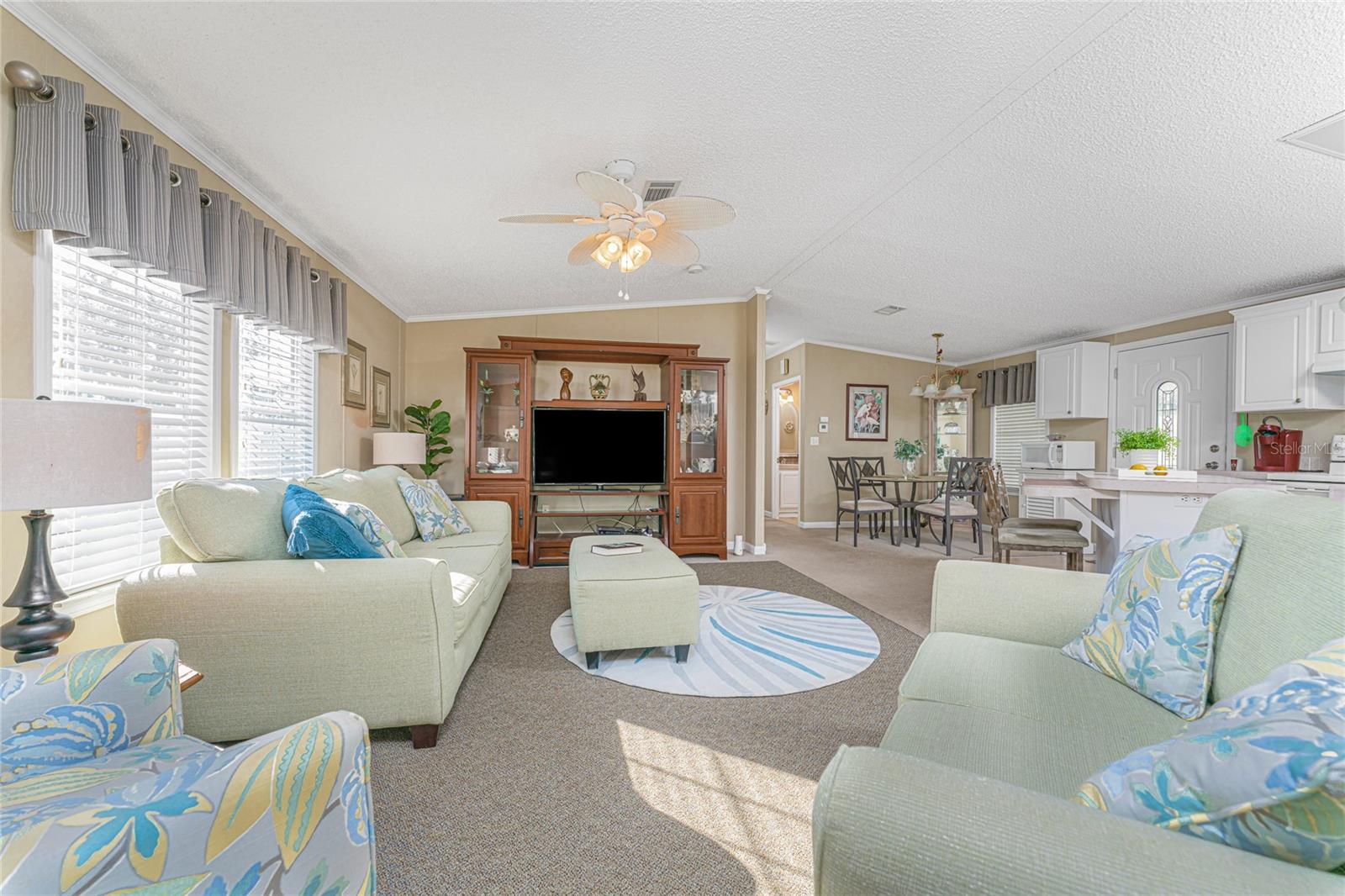 Image 12 of 34 For 24437 Harborview Road 62