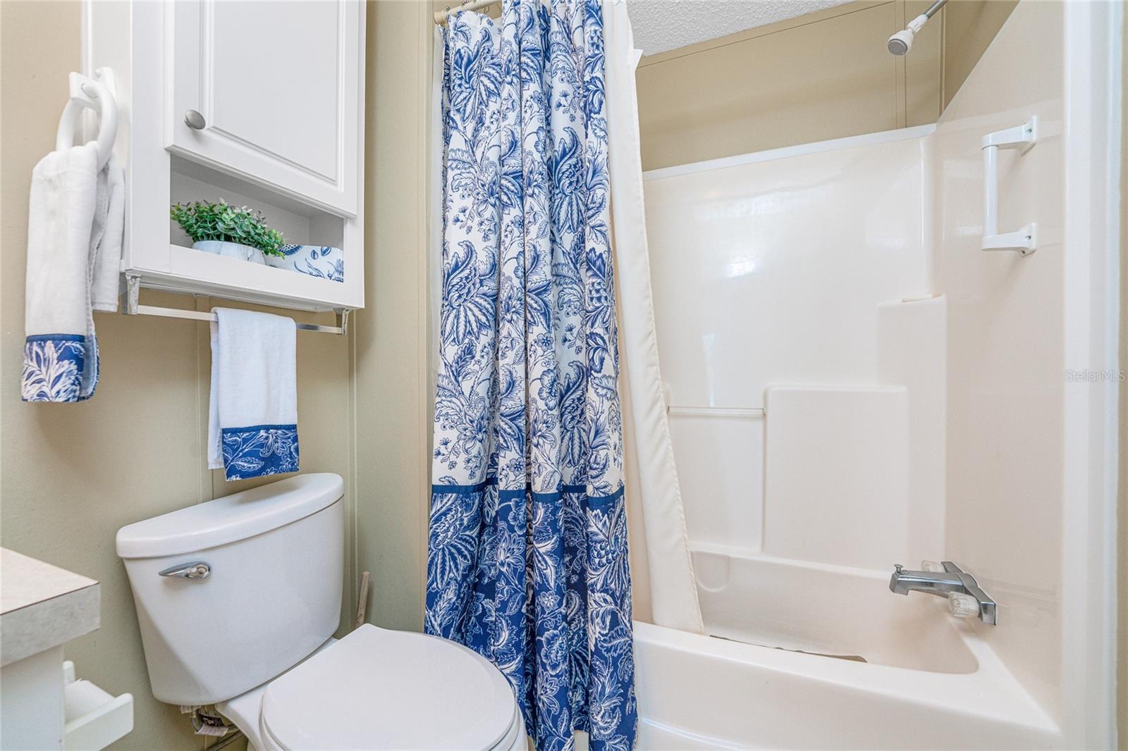 Image 16 of 34 For 24437 Harborview Road 62