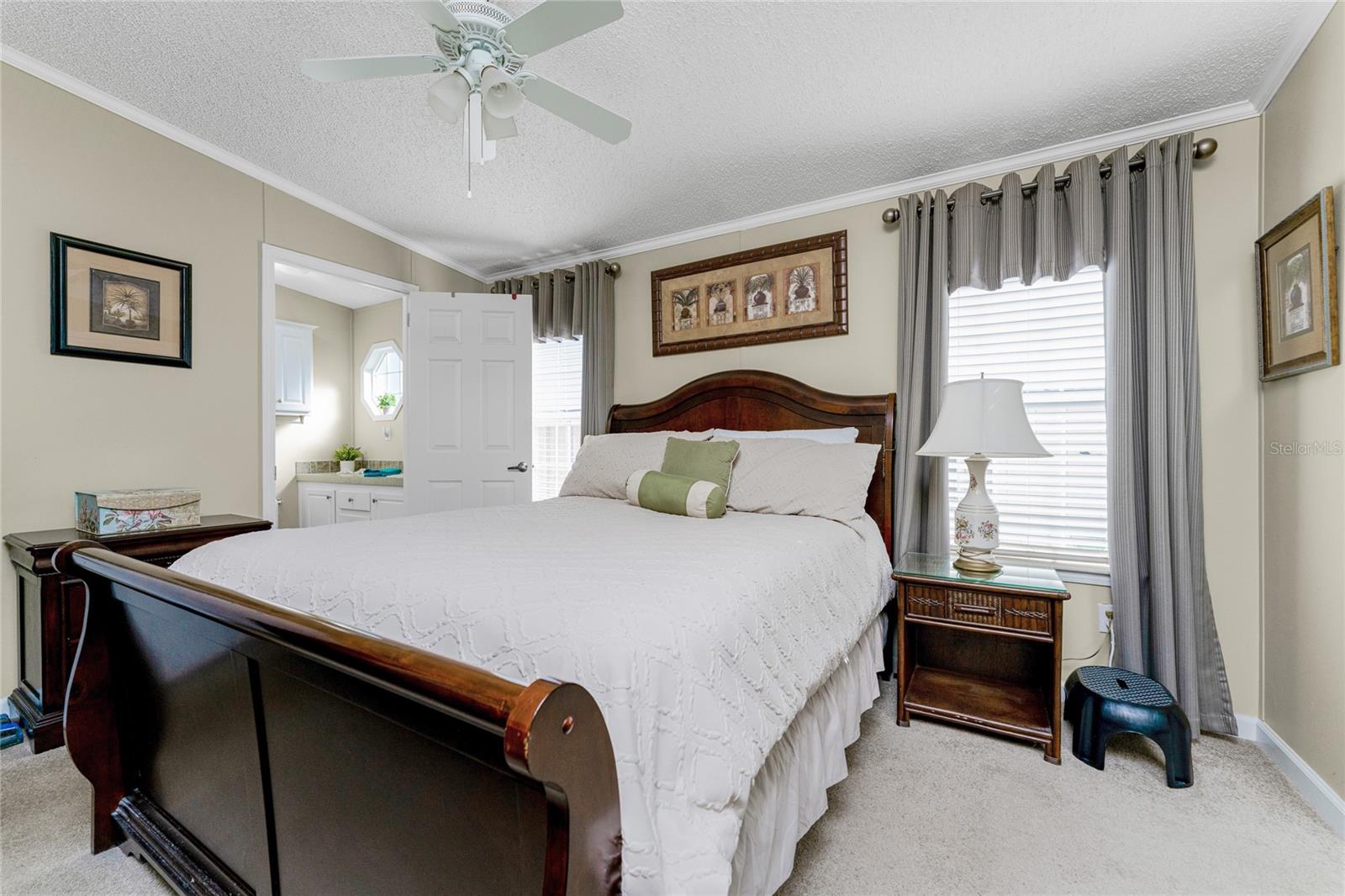 Image 18 of 34 For 24437 Harborview Road 62