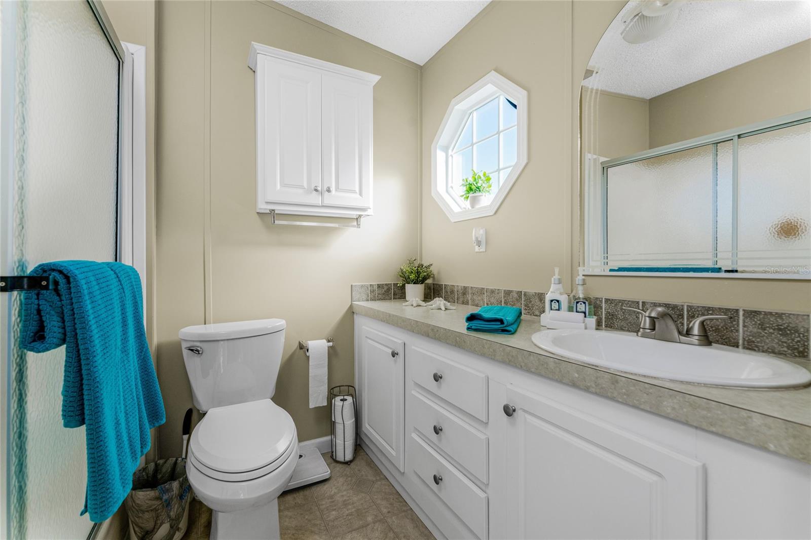 Image 20 of 34 For 24437 Harborview Road 62