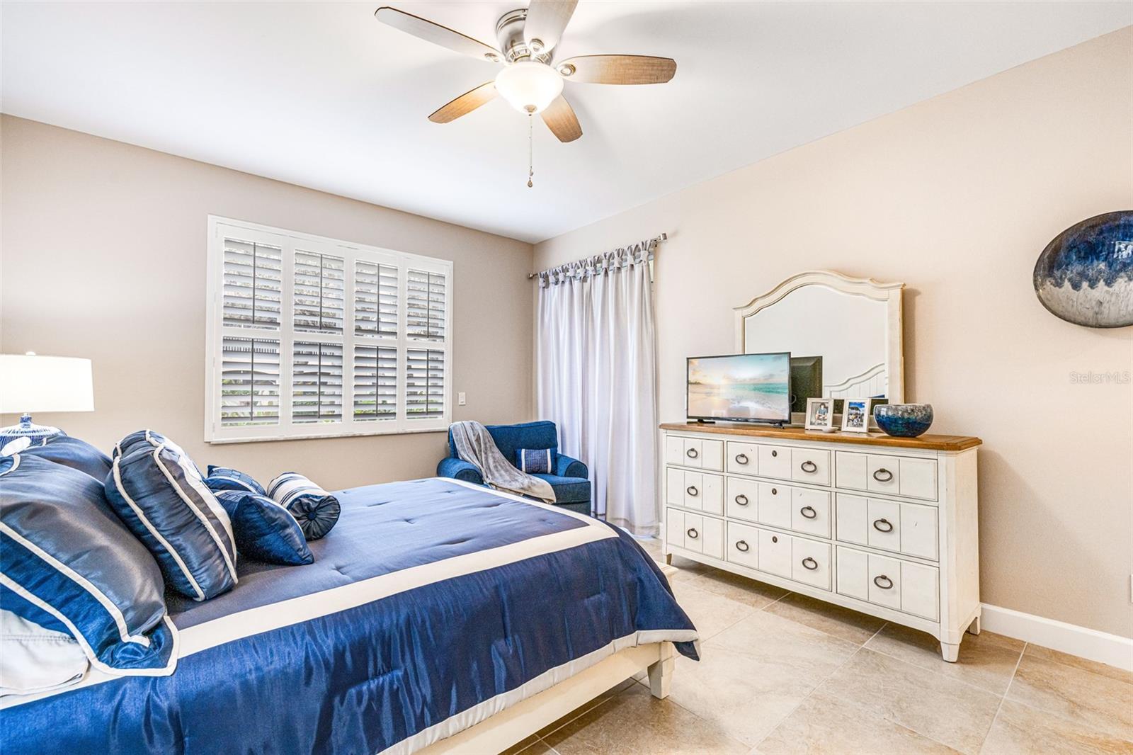 Listing photo id 16 for 3420 Sunset Key Circle B