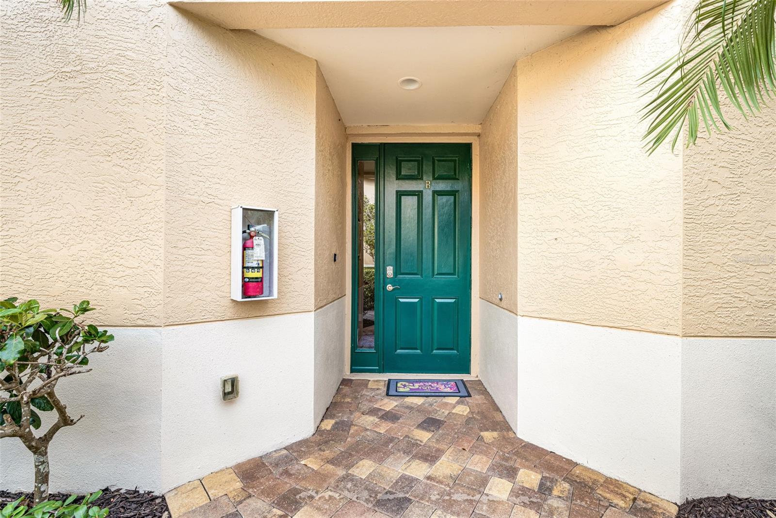 Listing photo id 0 for 3420 Sunset Key Circle B