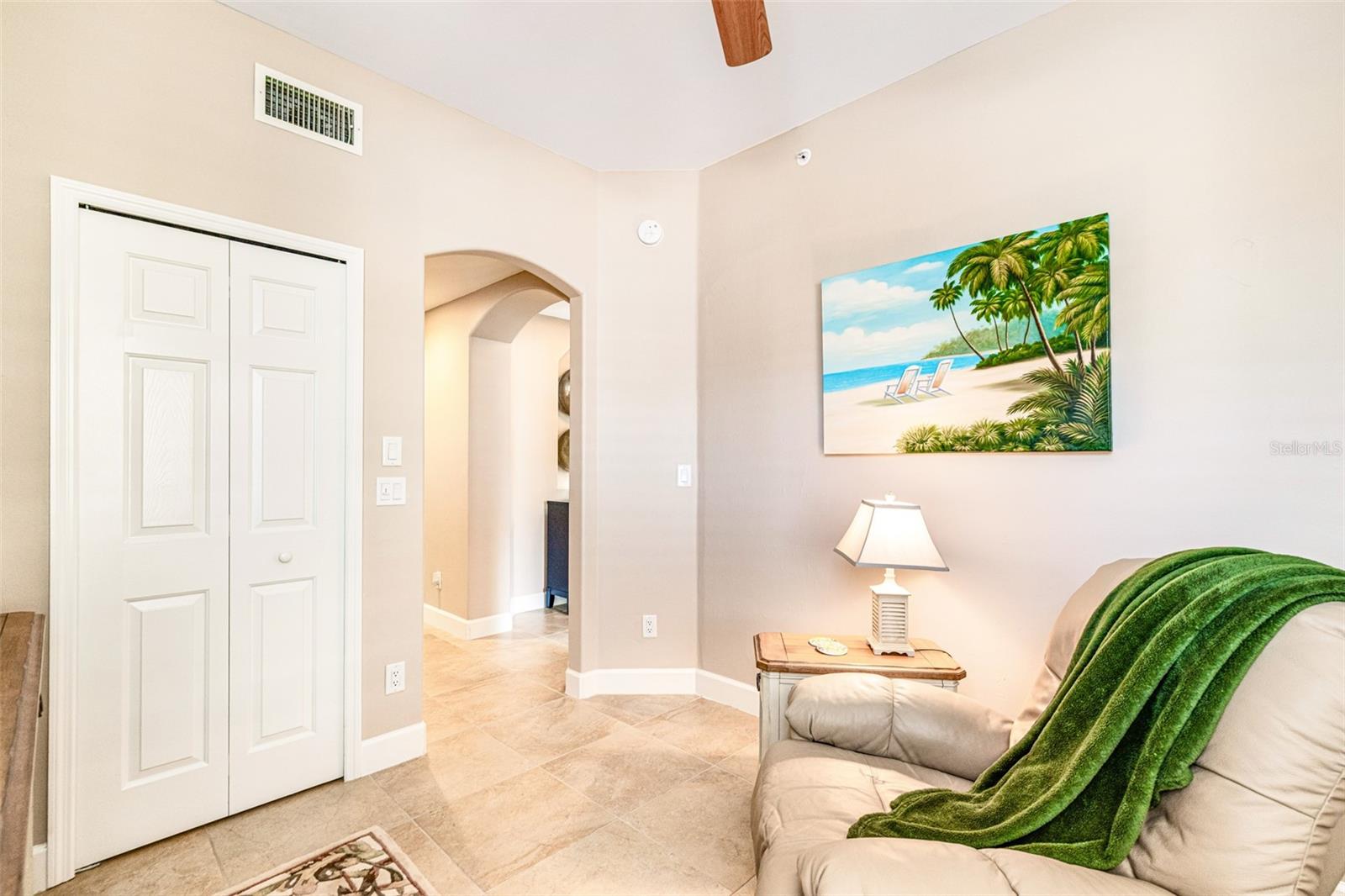 Listing photo id 18 for 3420 Sunset Key Circle B