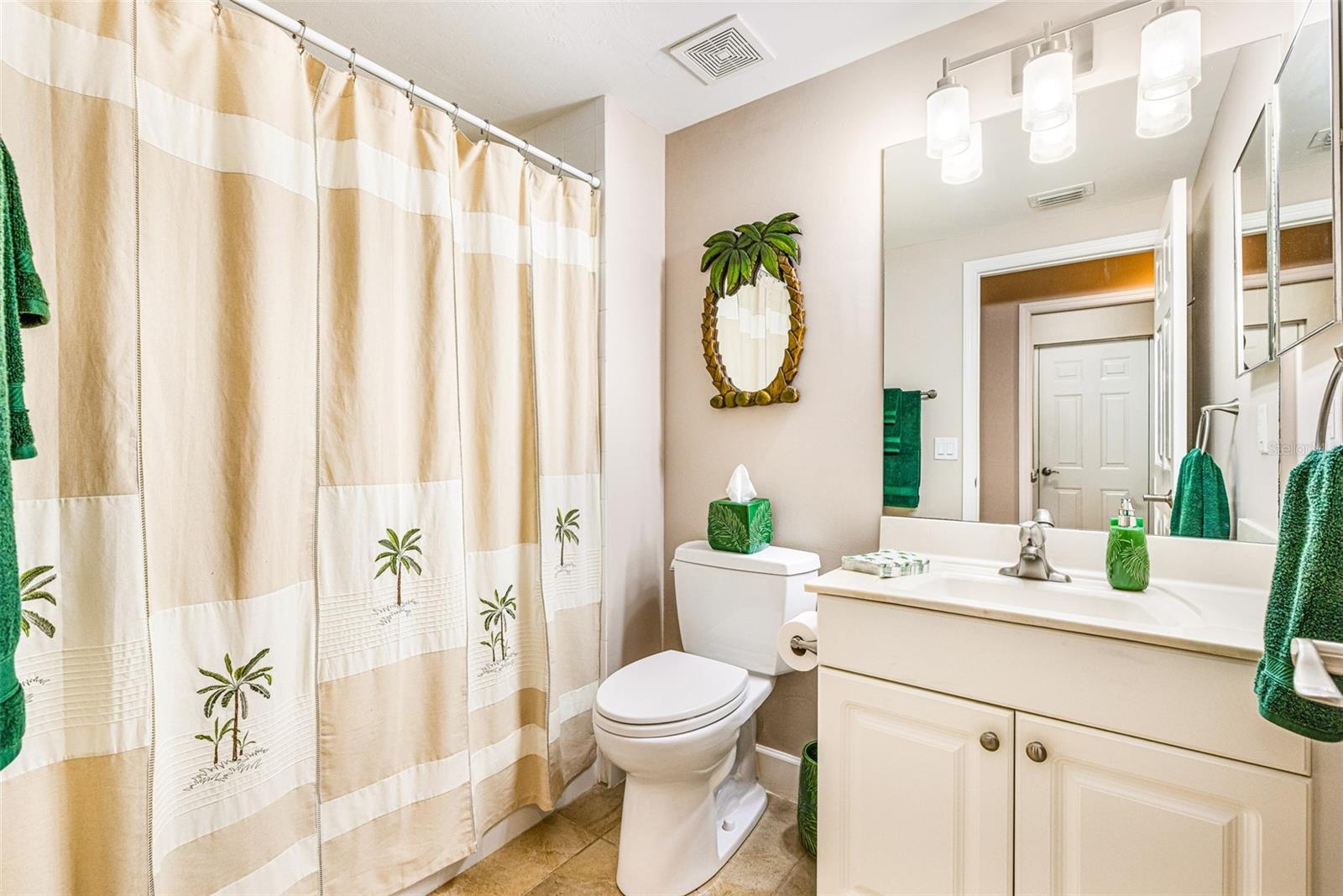 Listing photo id 19 for 3420 Sunset Key Circle B