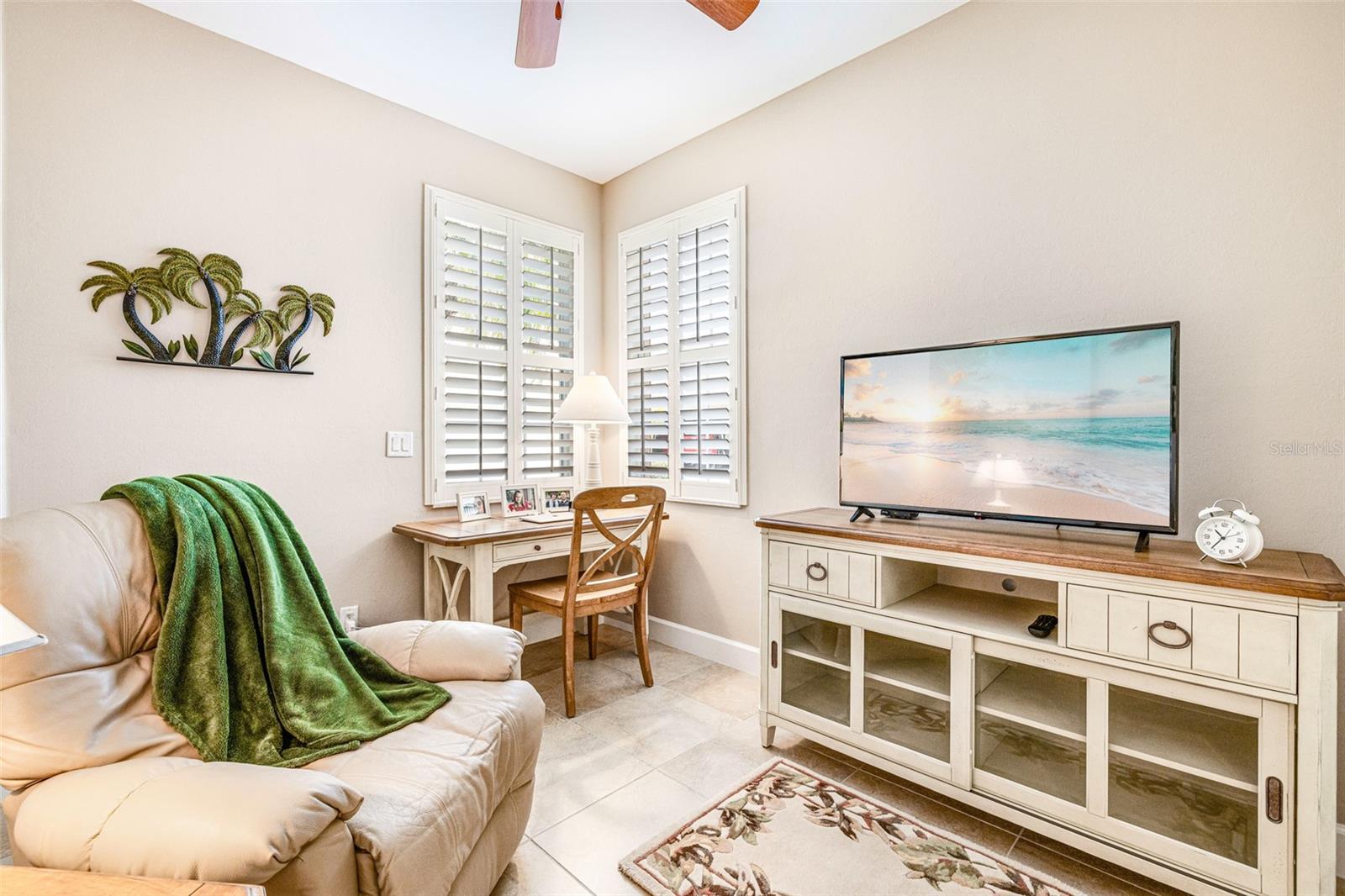 Listing photo id 20 for 3420 Sunset Key Circle B