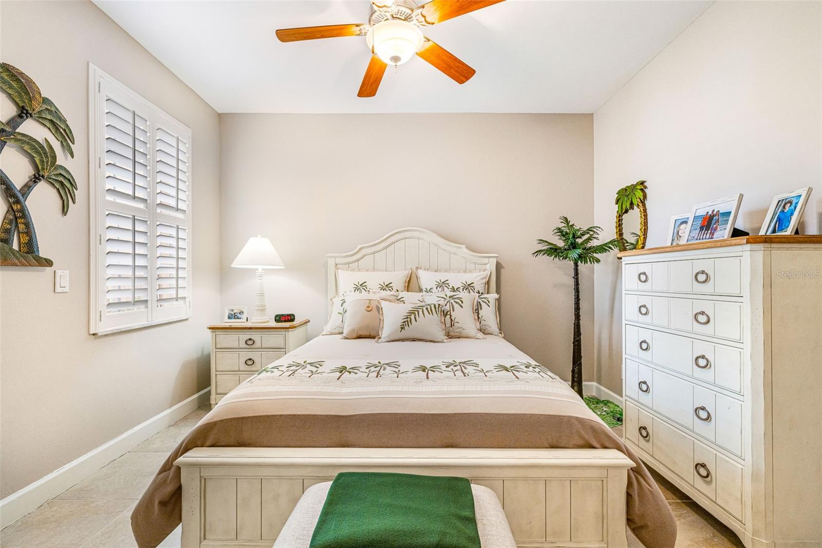 Listing photo id 21 for 3420 Sunset Key Circle B