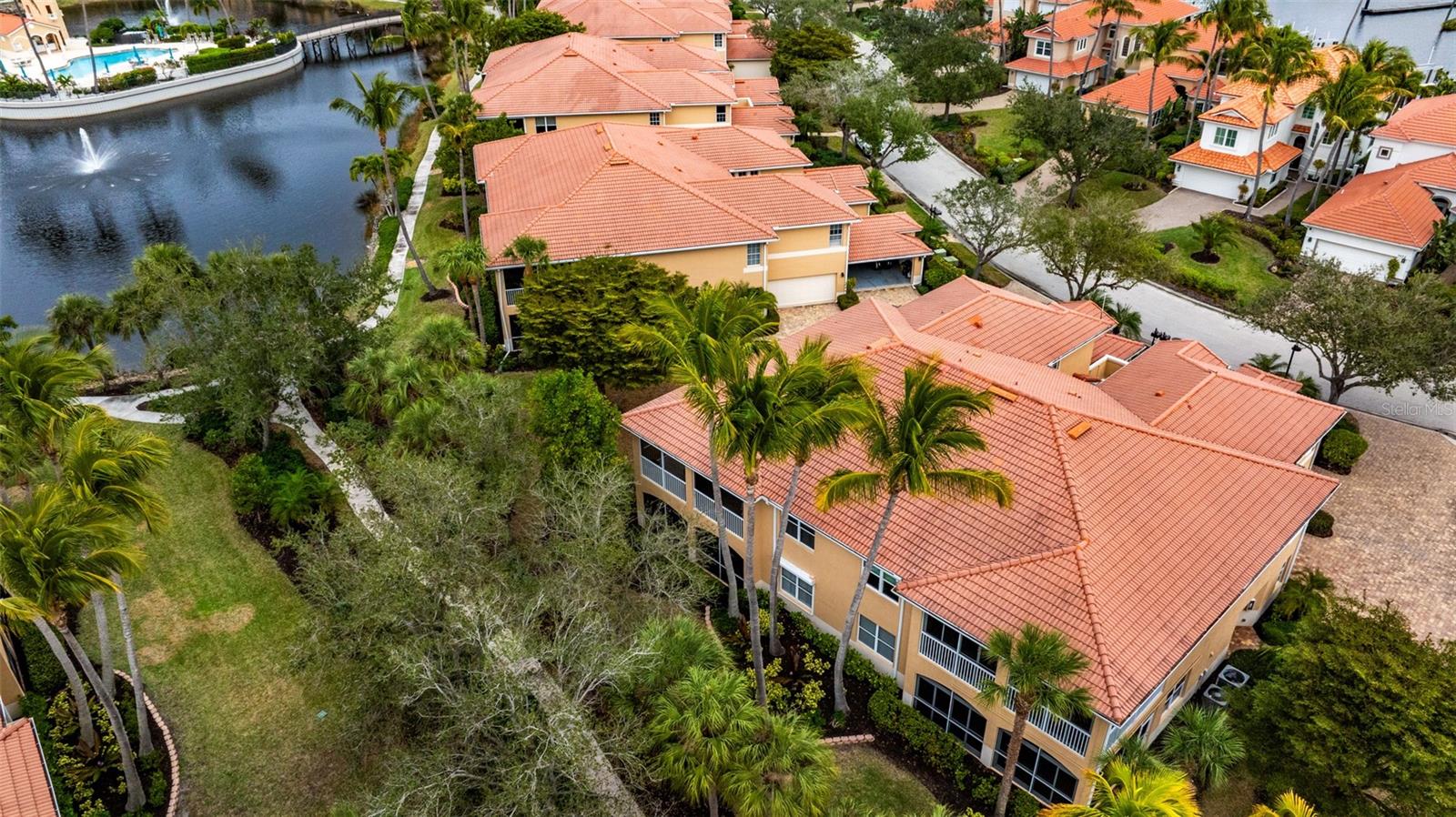 Listing photo id 30 for 3420 Sunset Key Circle B