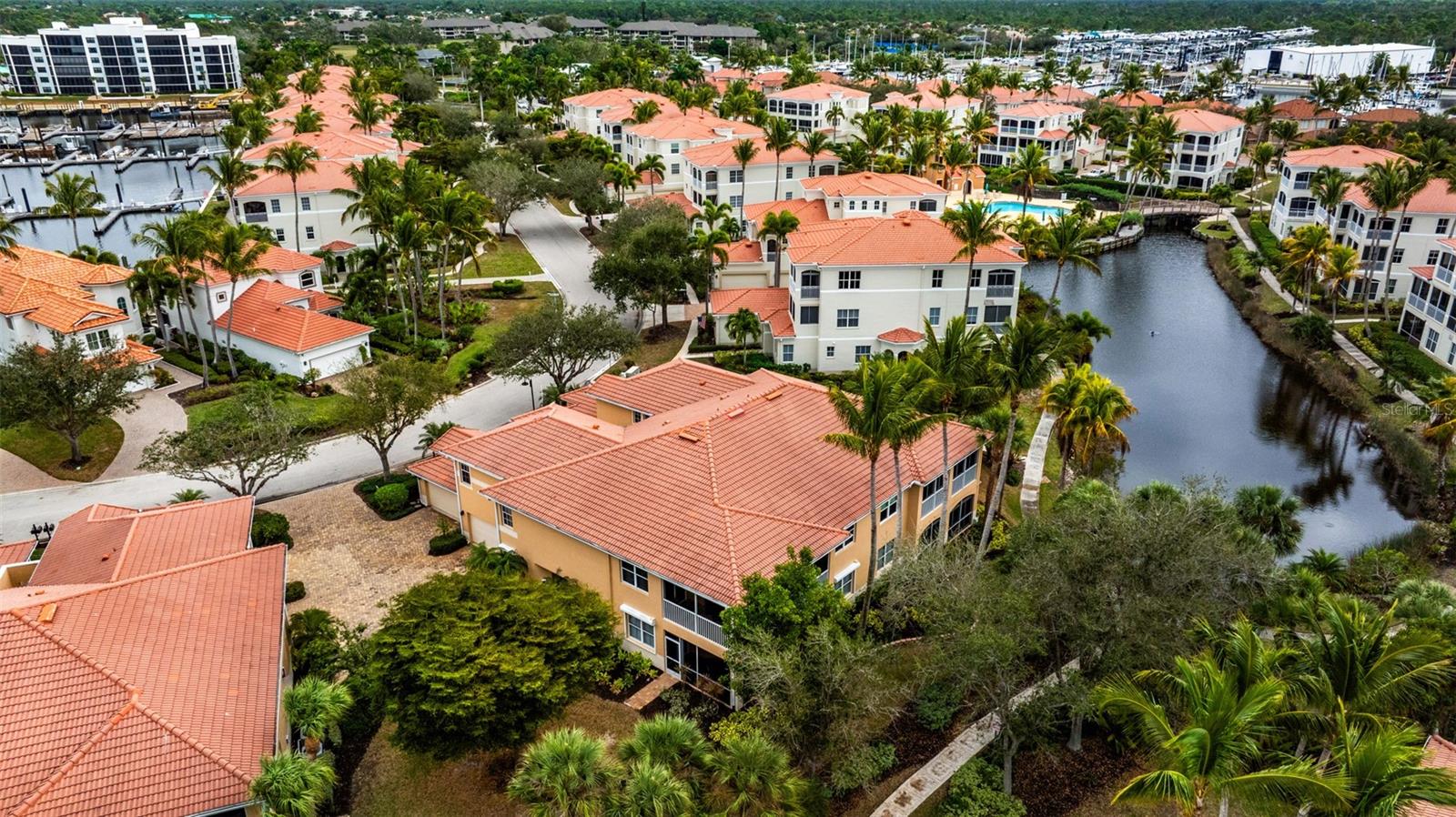 Listing photo id 31 for 3420 Sunset Key Circle B