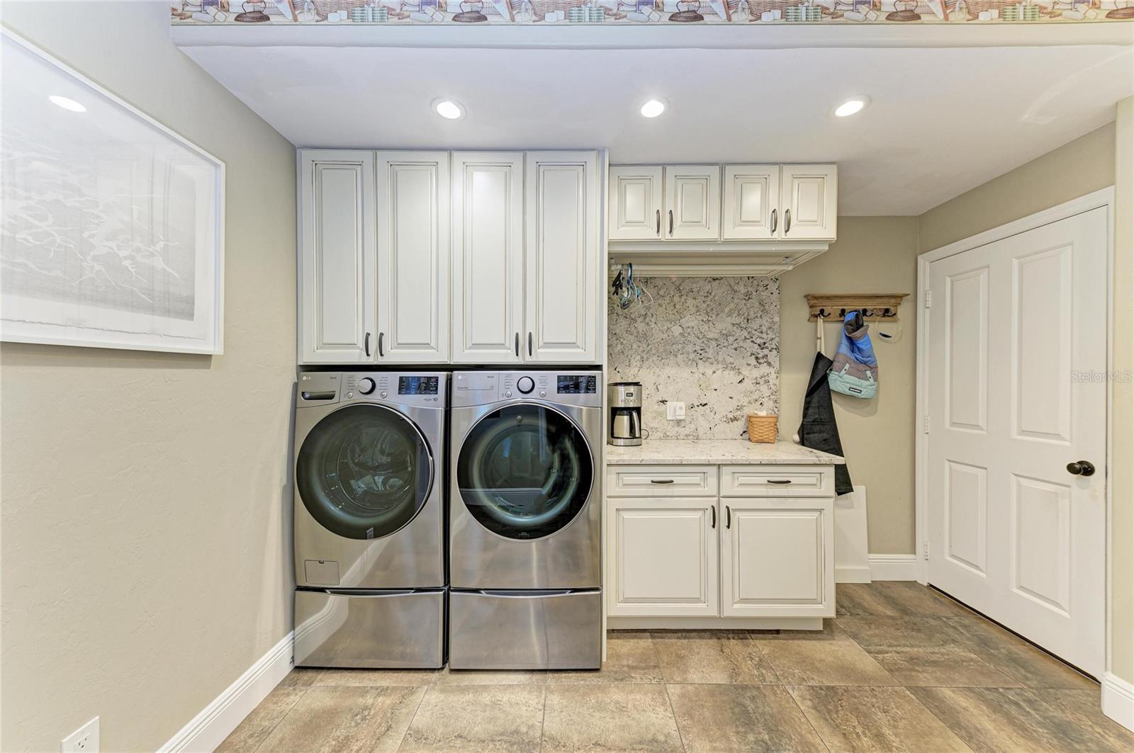 Image 34 of 98 For 39321 Washington Loop Road