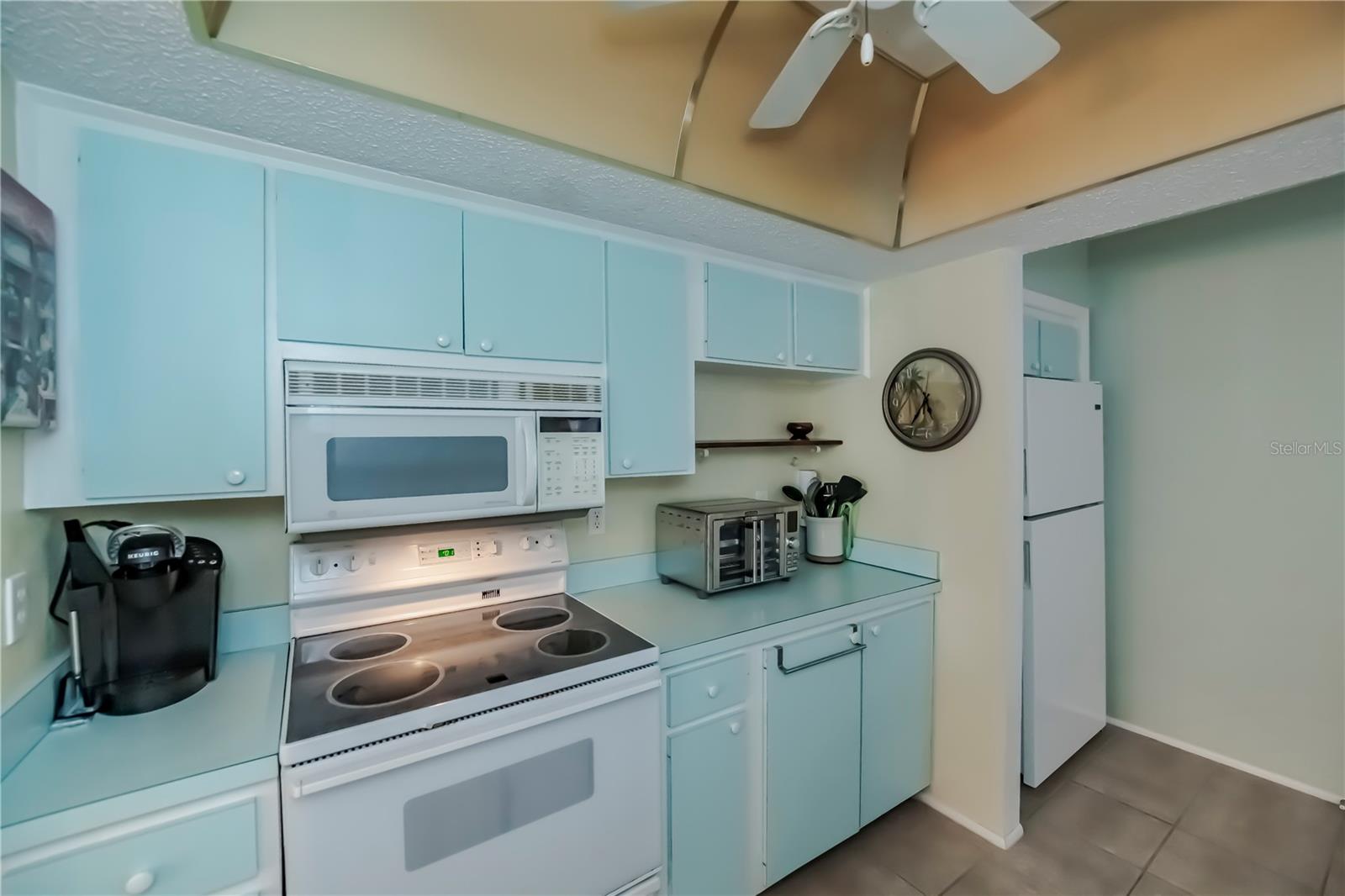 Image 14 of 58 For 22375 Edgewater Drive 238