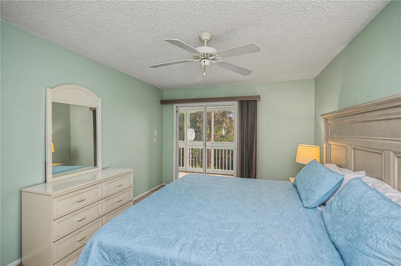 Image 24 of 58 For 22375 Edgewater Drive 238