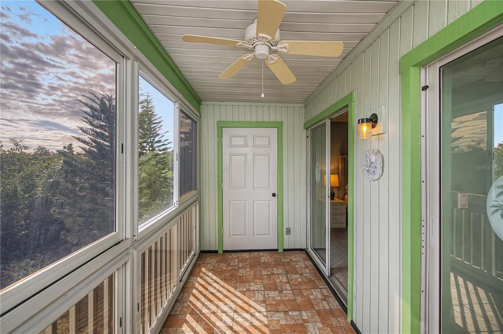 Image 25 of 58 For 22375 Edgewater Drive 238