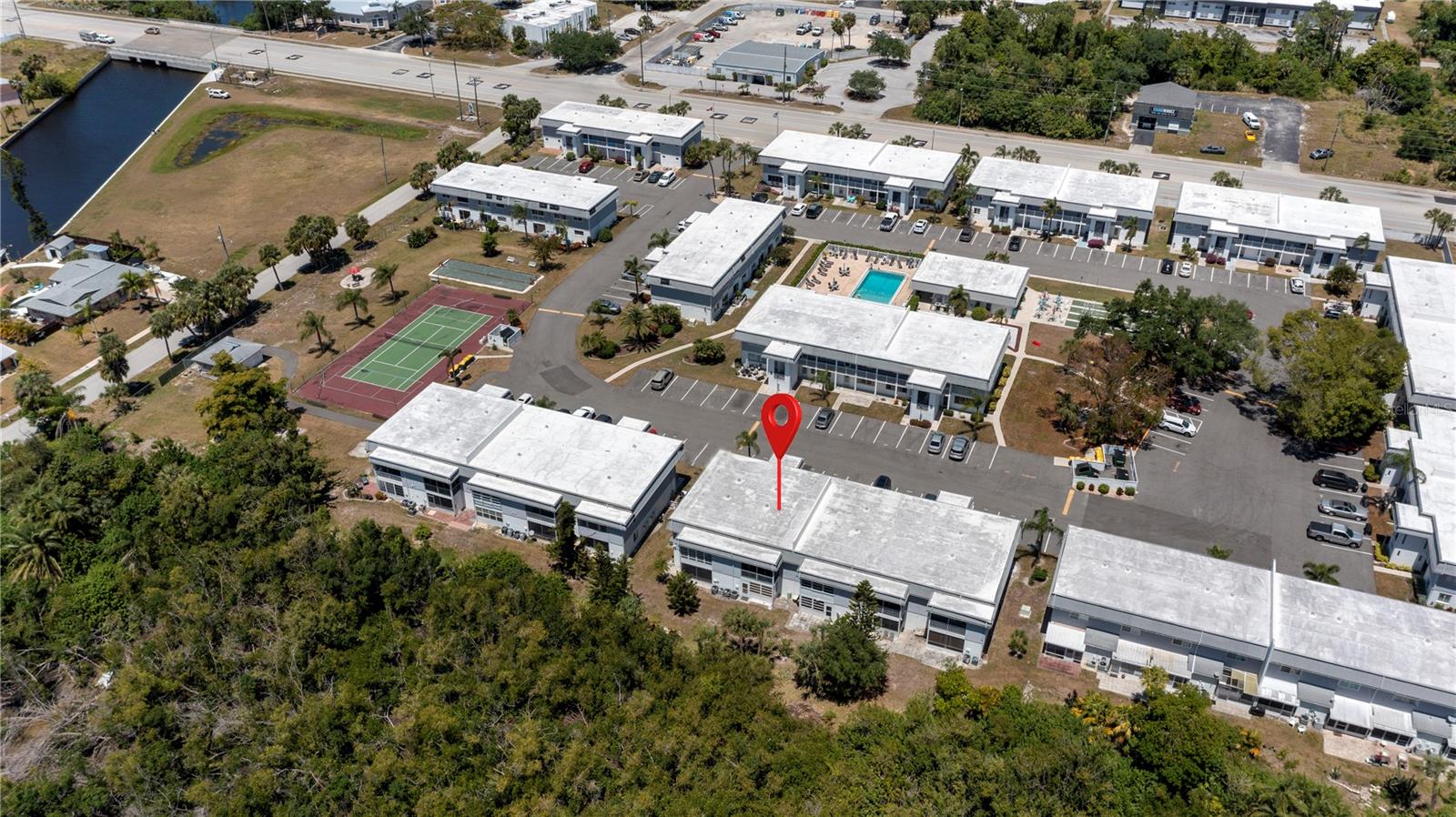 Image 5 of 58 For 22375 Edgewater Drive 238