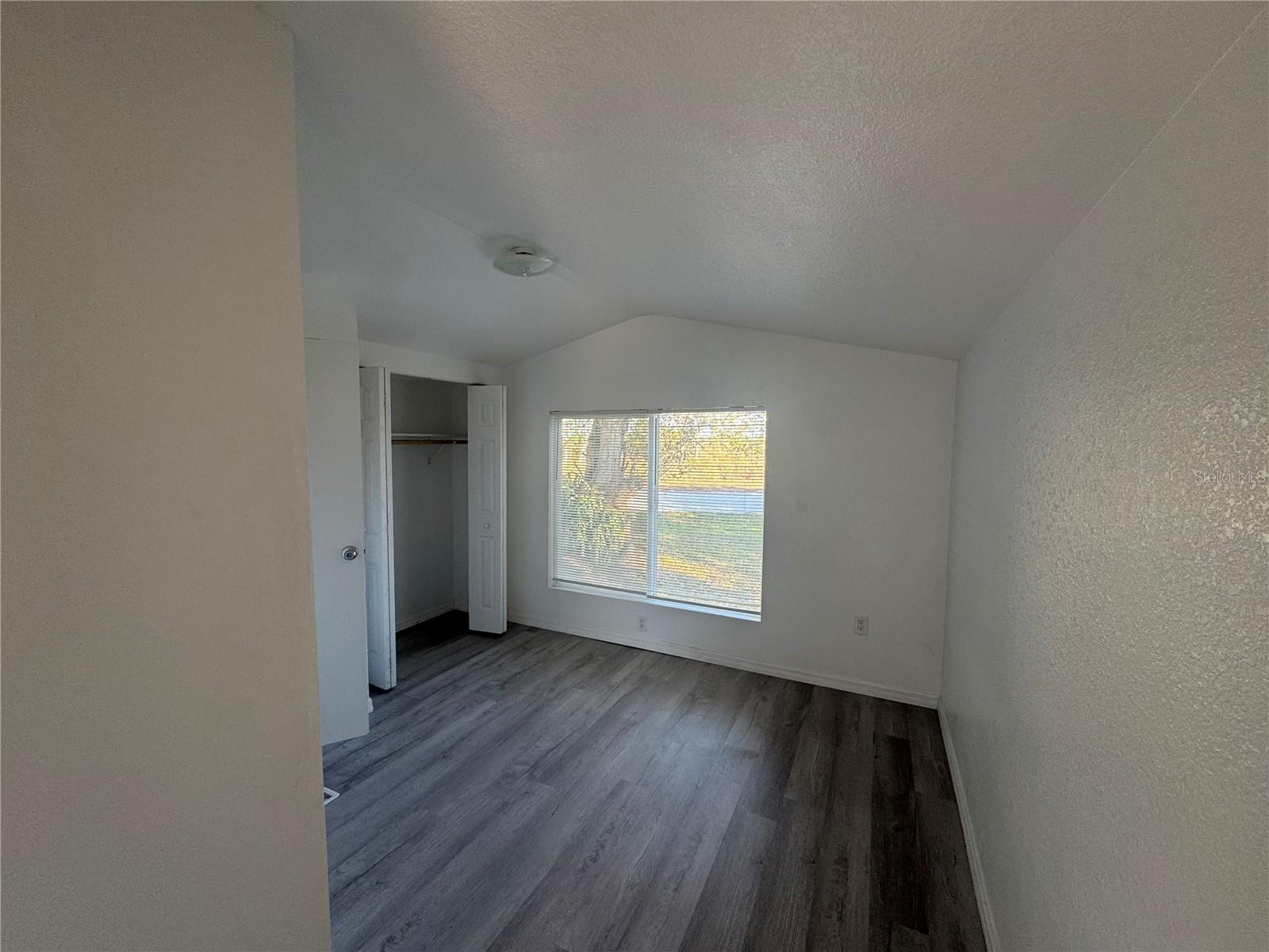 Image 4 of 18 For 7370 Collins Street