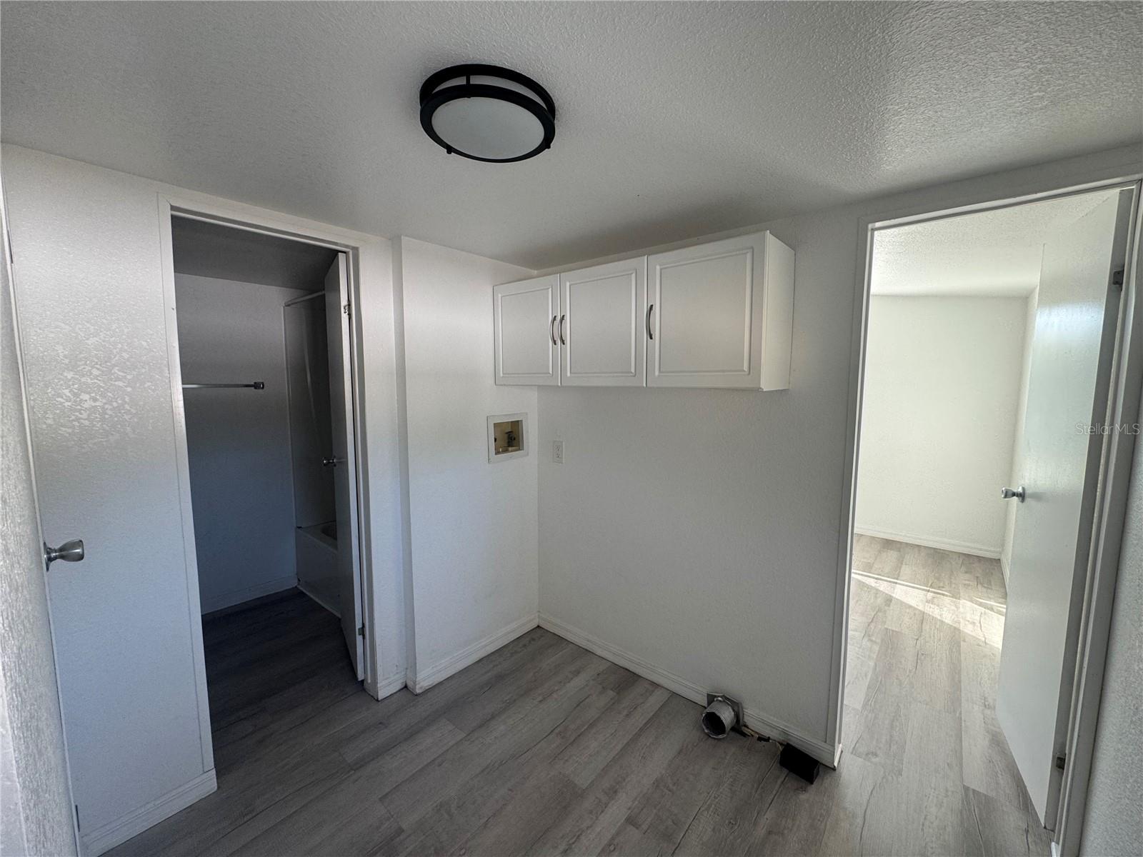 Image 8 of 18 For 7370 Collins Street