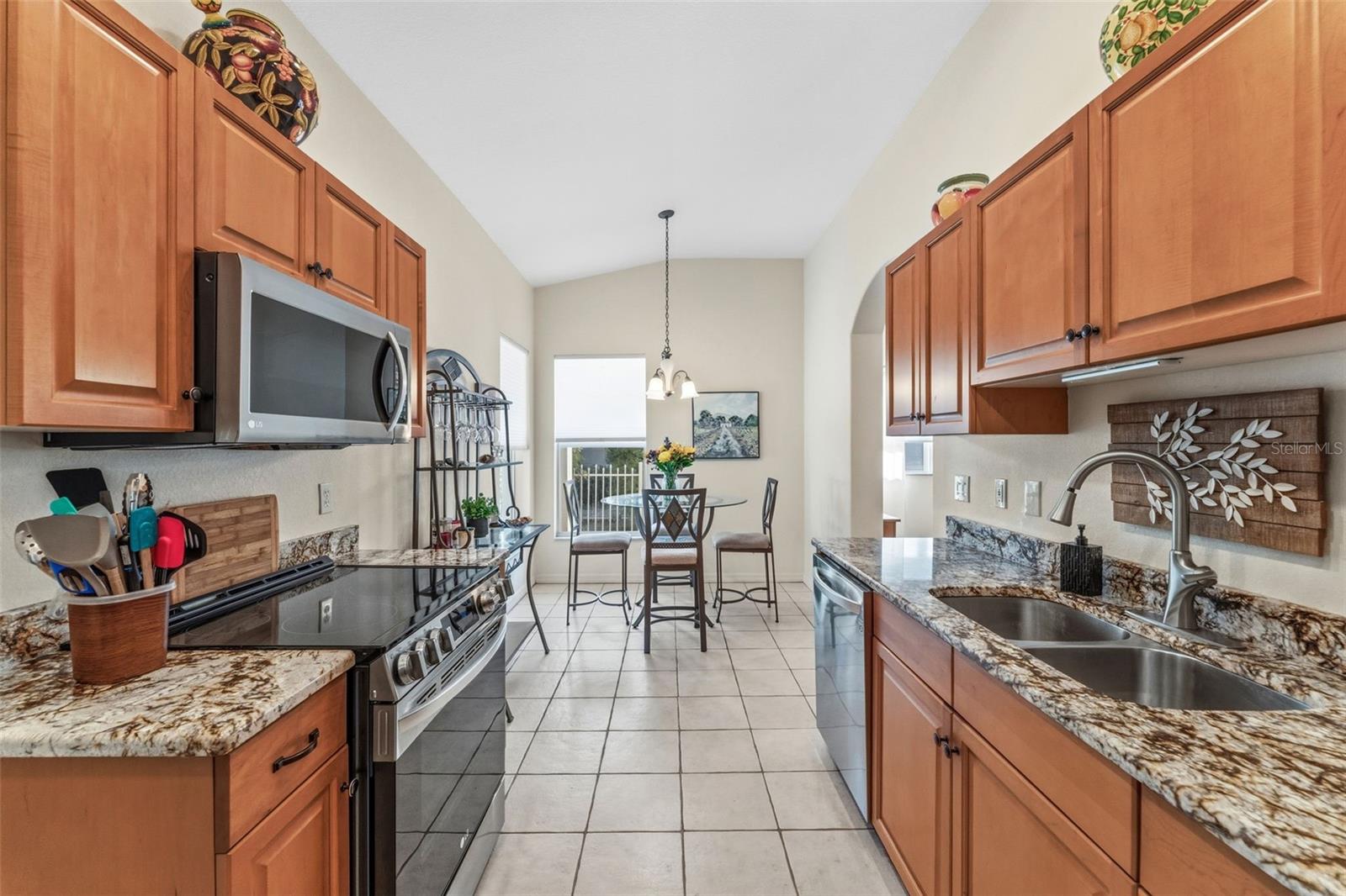 Image 18 of 62 For 1039 Topelis Drive