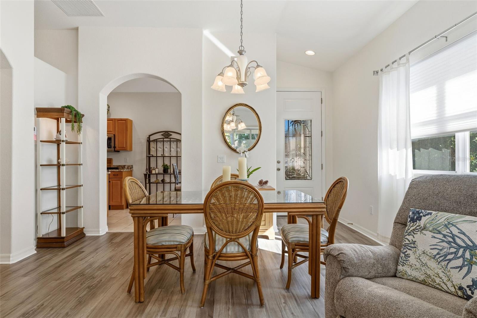 Image 6 of 62 For 1039 Topelis Drive