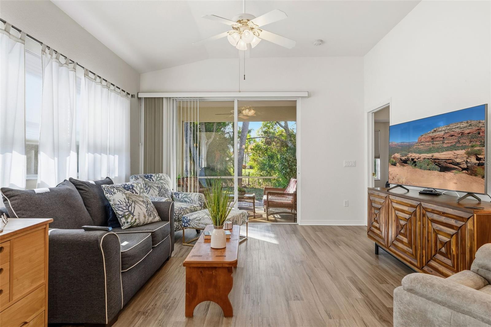 Image 7 of 62 For 1039 Topelis Drive