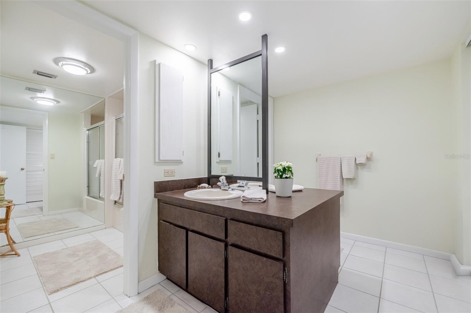 Image 30 of 55 For 3230 Southshore Drive 34c