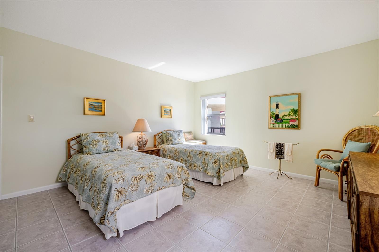 Image 33 of 55 For 3230 Southshore Drive 34c