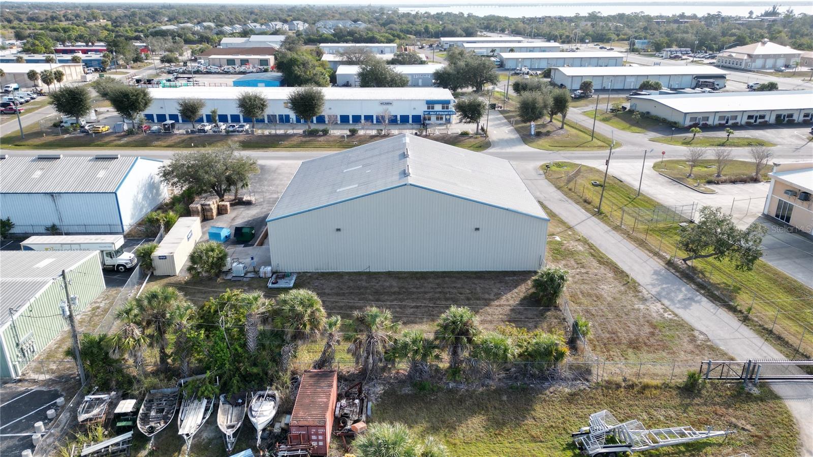 Image 3 of 17 For 4210 Whidden Boulevard