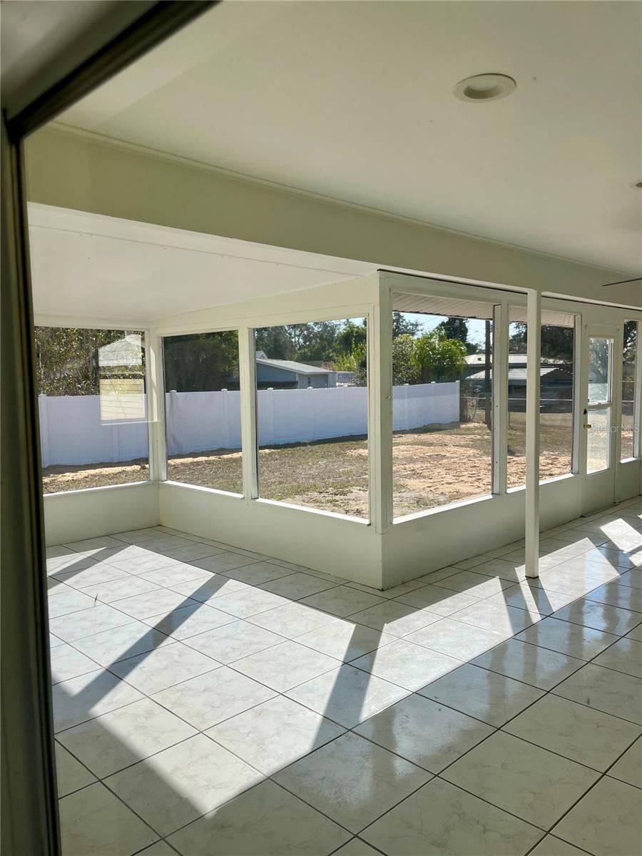 Image 17 of 46 For 39 Forest Hill Court