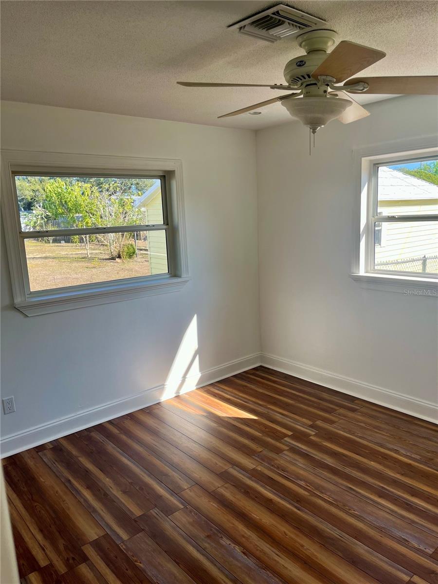 Image 22 of 46 For 39 Forest Hill Court