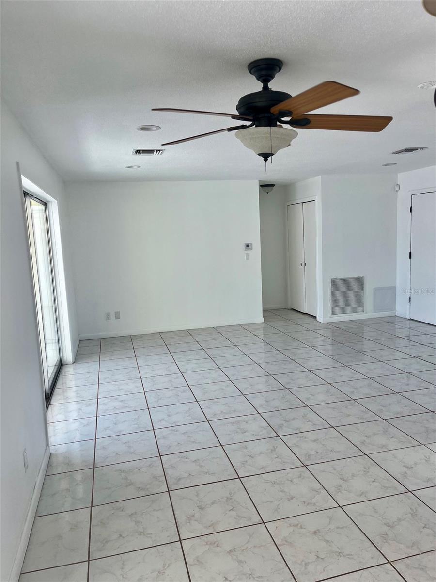 Image 23 of 46 For 39 Forest Hill Court