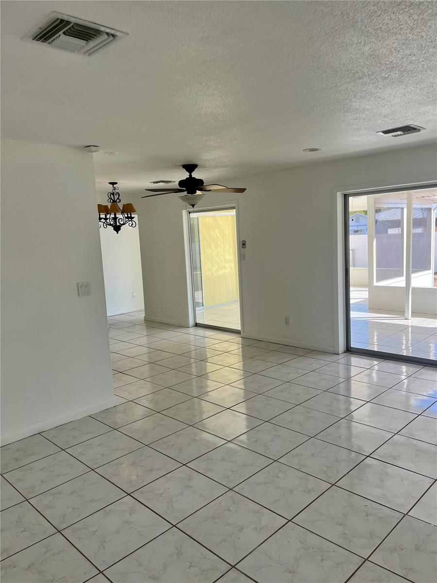 Image 24 of 46 For 39 Forest Hill Court