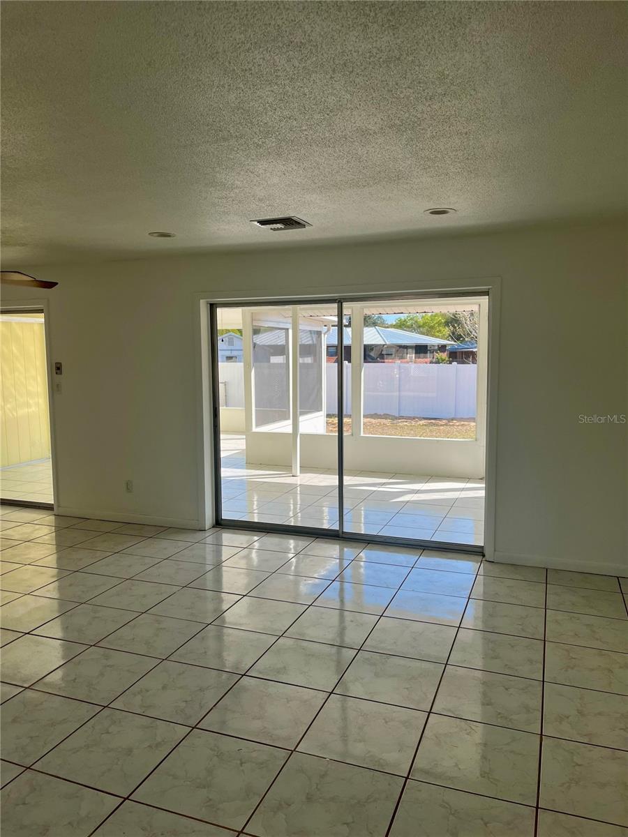 Image 26 of 46 For 39 Forest Hill Court