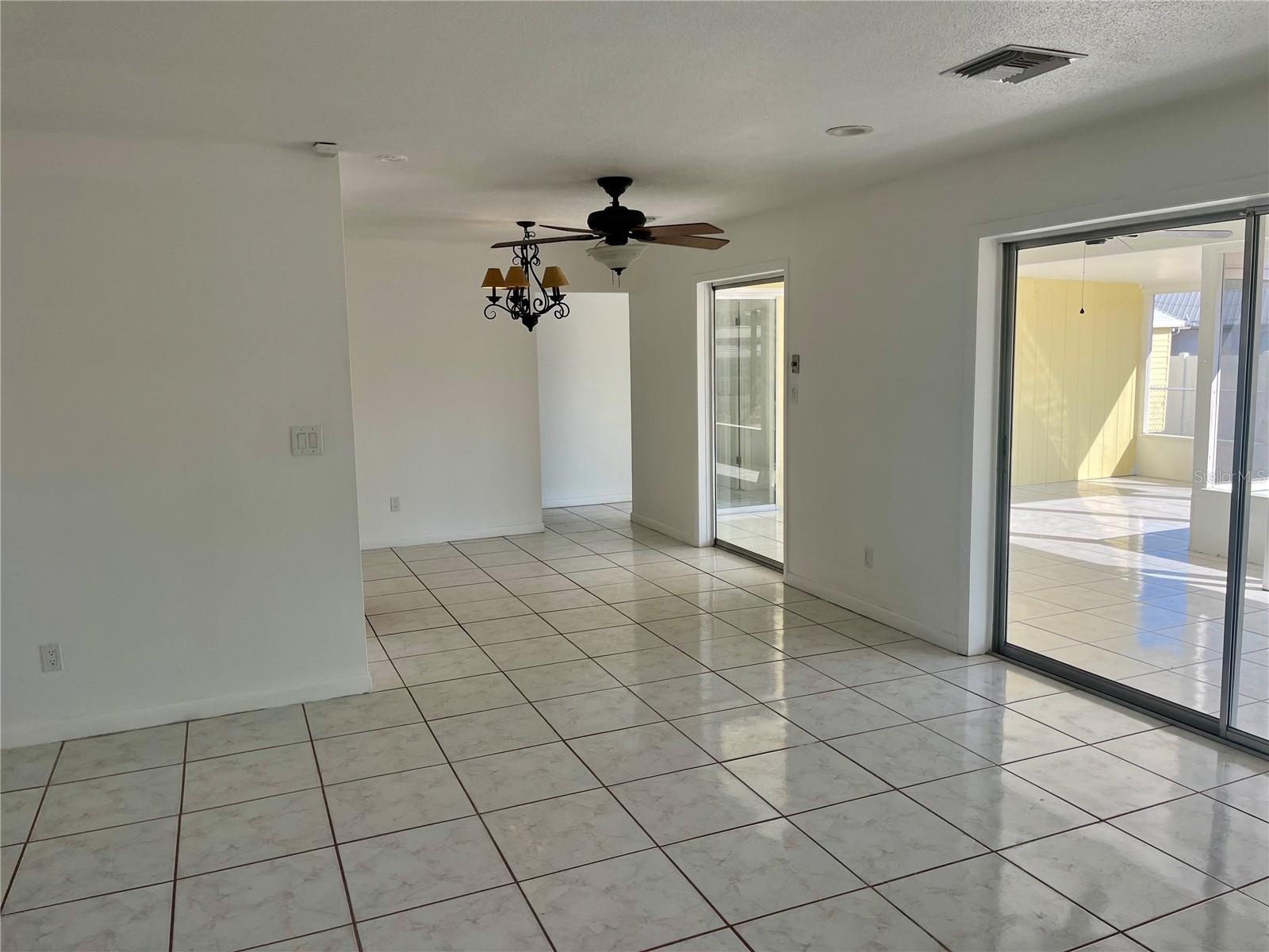 Image 29 of 46 For 39 Forest Hill Court