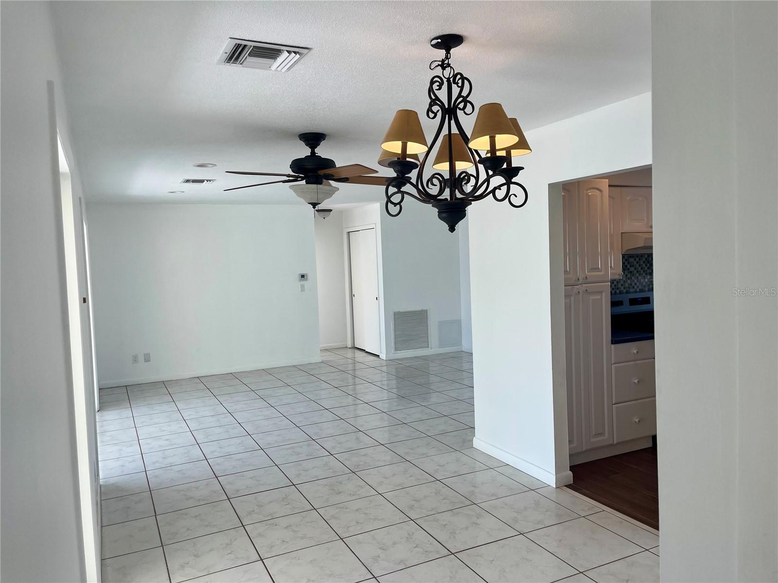 Image 31 of 46 For 39 Forest Hill Court