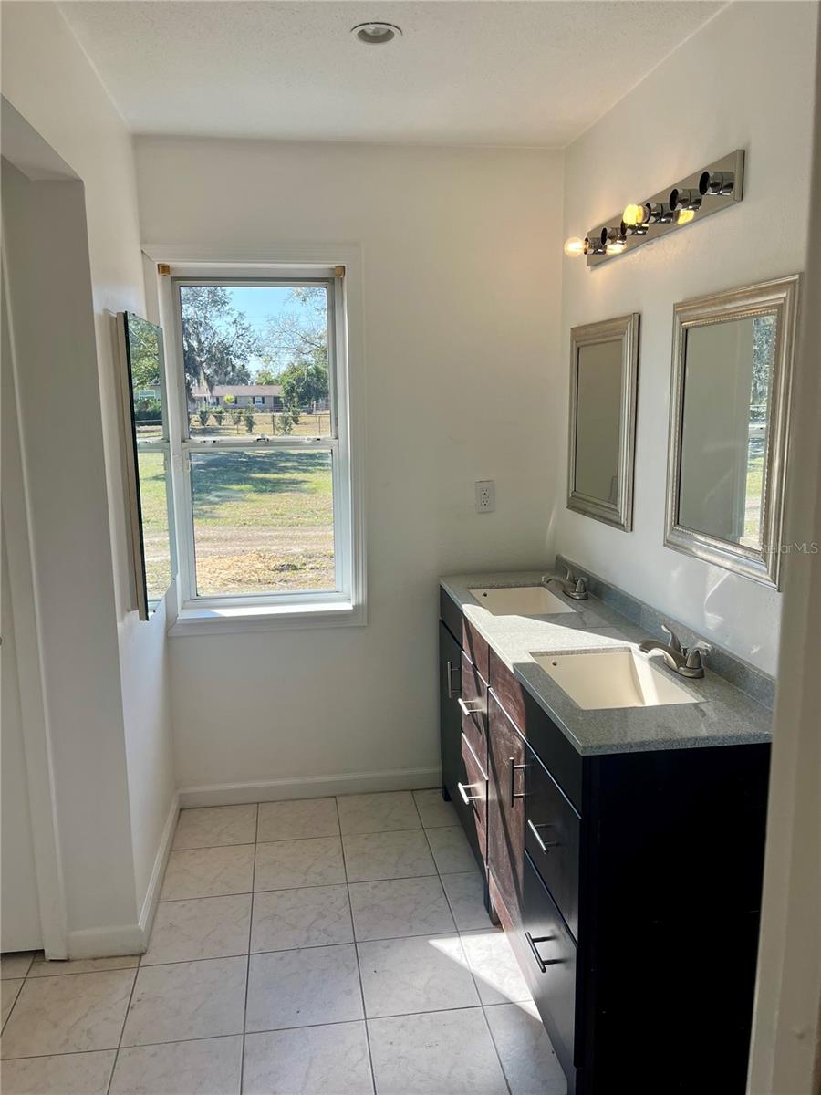 Image 32 of 46 For 39 Forest Hill Court