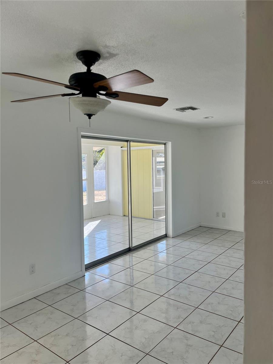 Image 6 of 46 For 39 Forest Hill Court