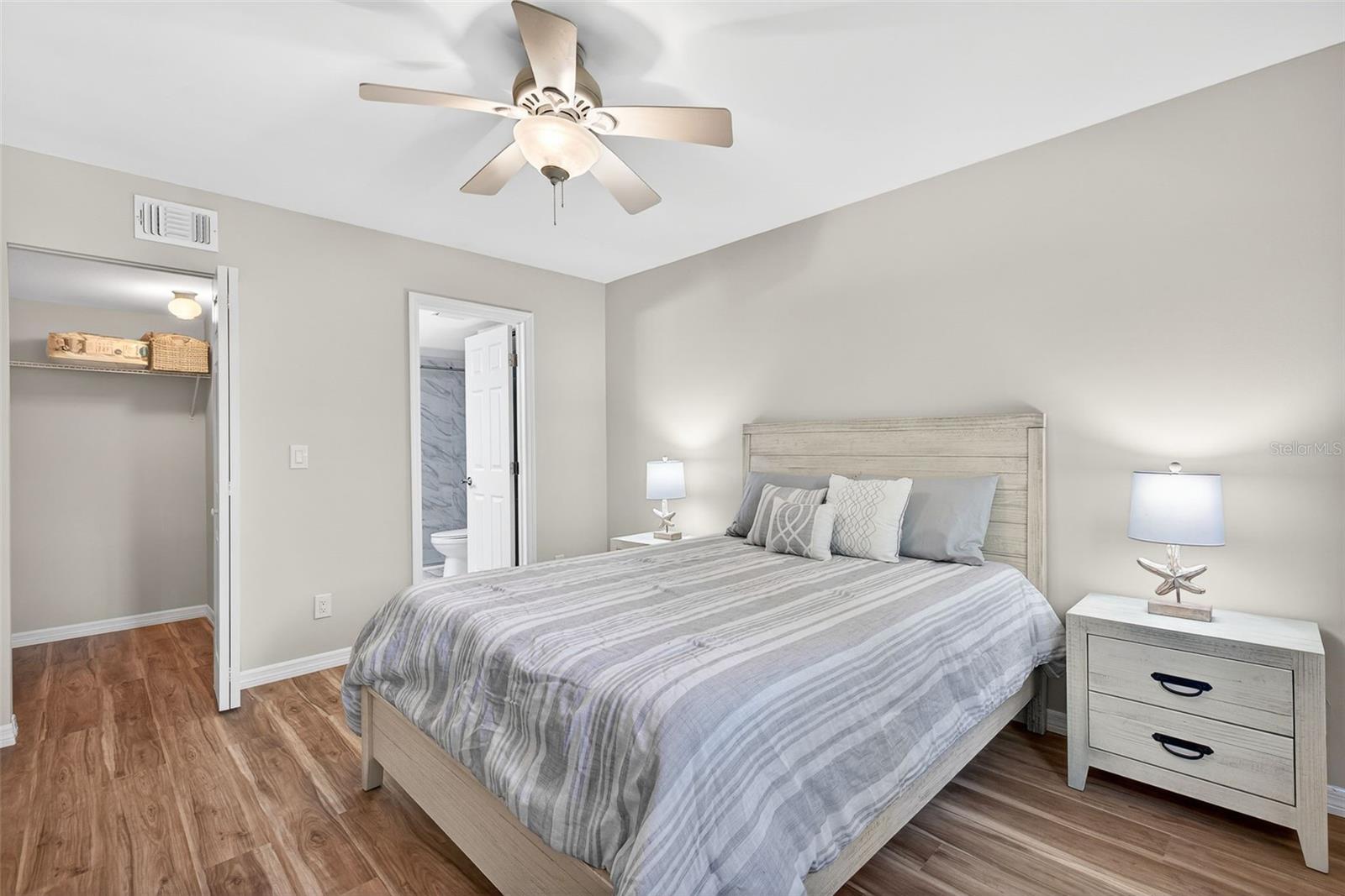 Image 13 of 47 For 17454 Blueberry Hill Drive B