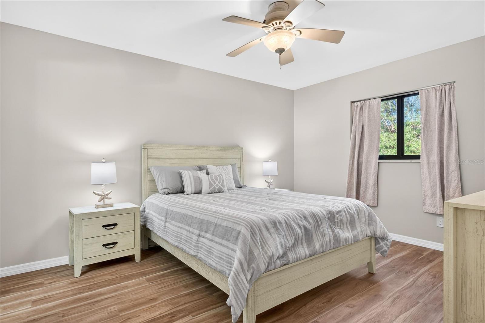 Image 14 of 47 For 17454 Blueberry Hill Drive B