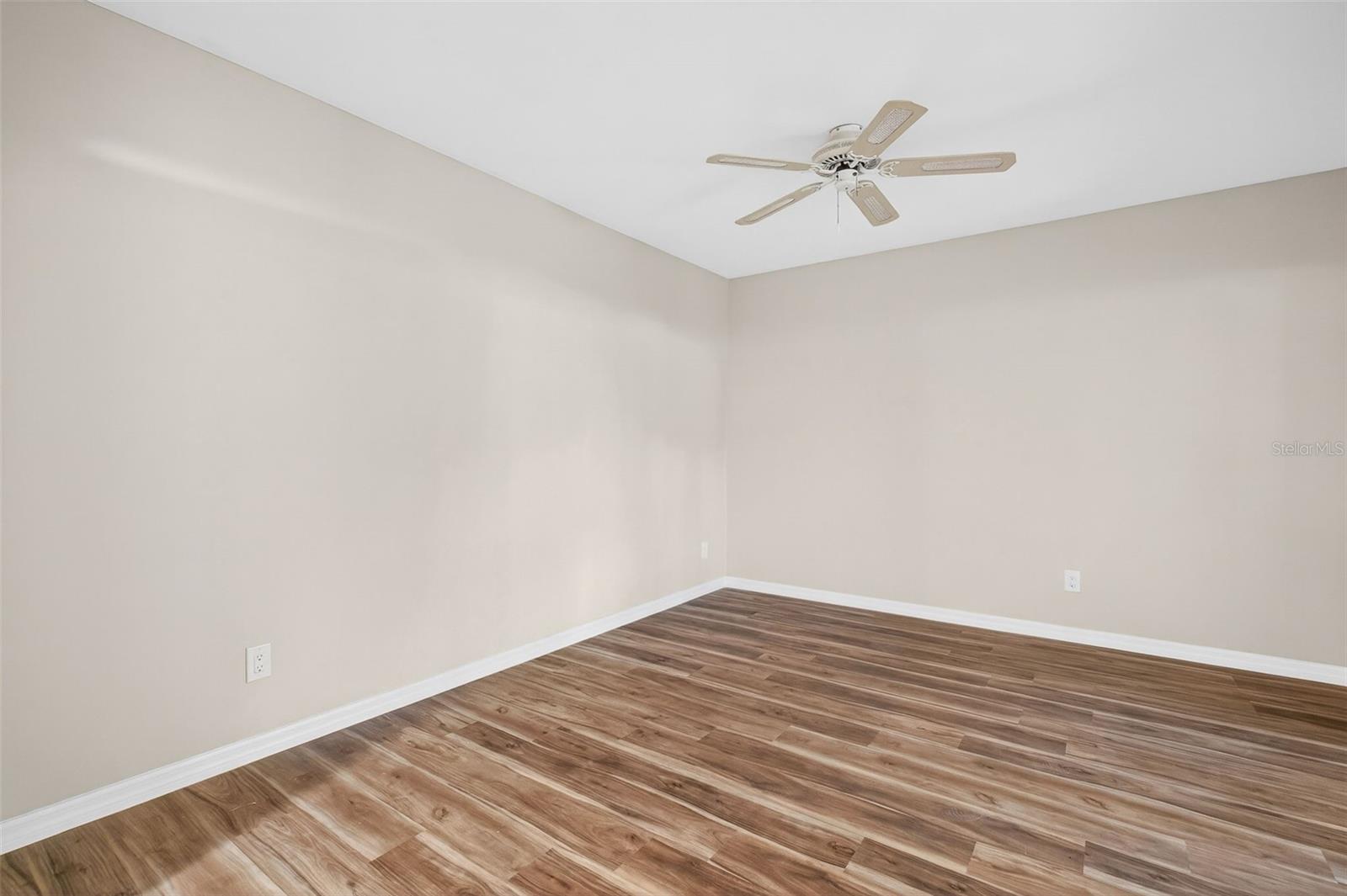 Image 21 of 47 For 17454 Blueberry Hill Drive B