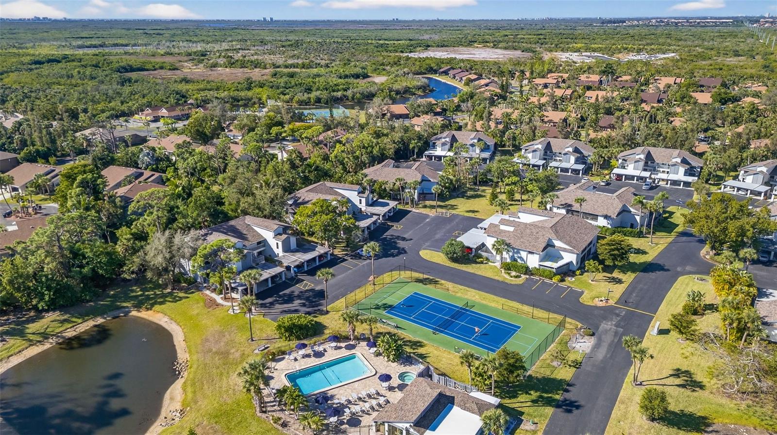 Image 32 of 47 For 17454 Blueberry Hill Drive B