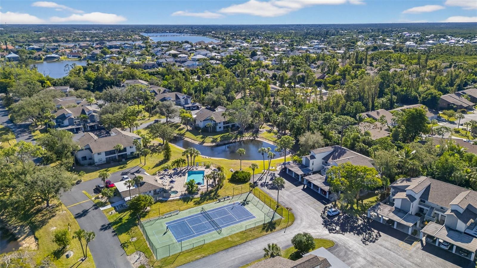 Image 33 of 47 For 17454 Blueberry Hill Drive B