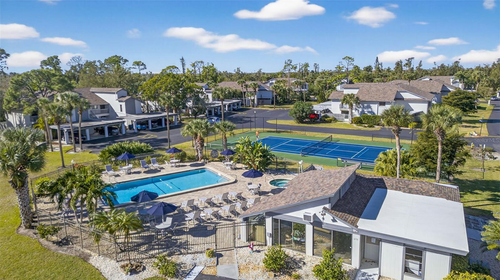 Image 34 of 47 For 17454 Blueberry Hill Drive B