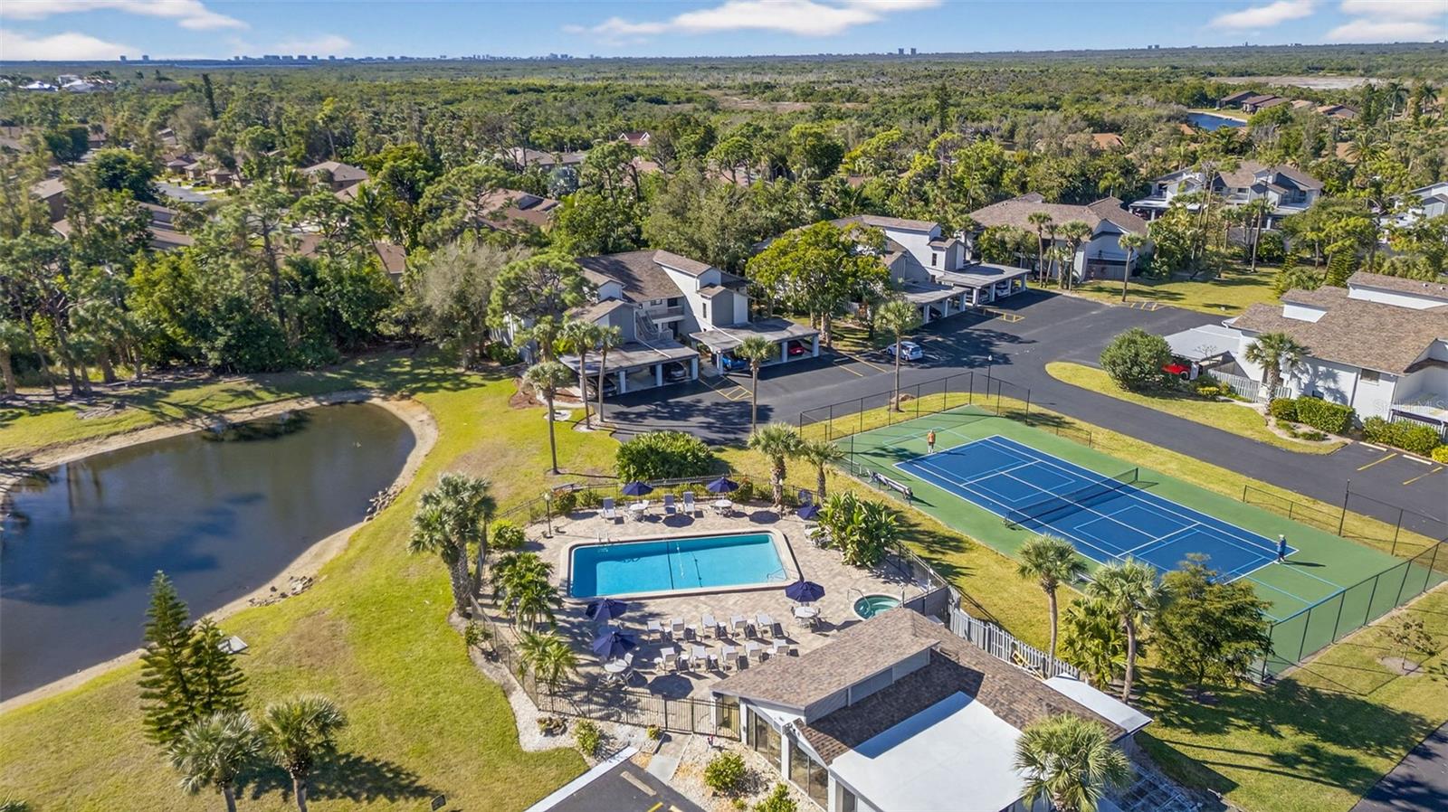 Image 35 of 47 For 17454 Blueberry Hill Drive B