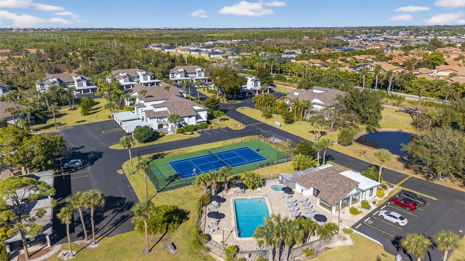 Image 36 of 47 For 17454 Blueberry Hill Drive B