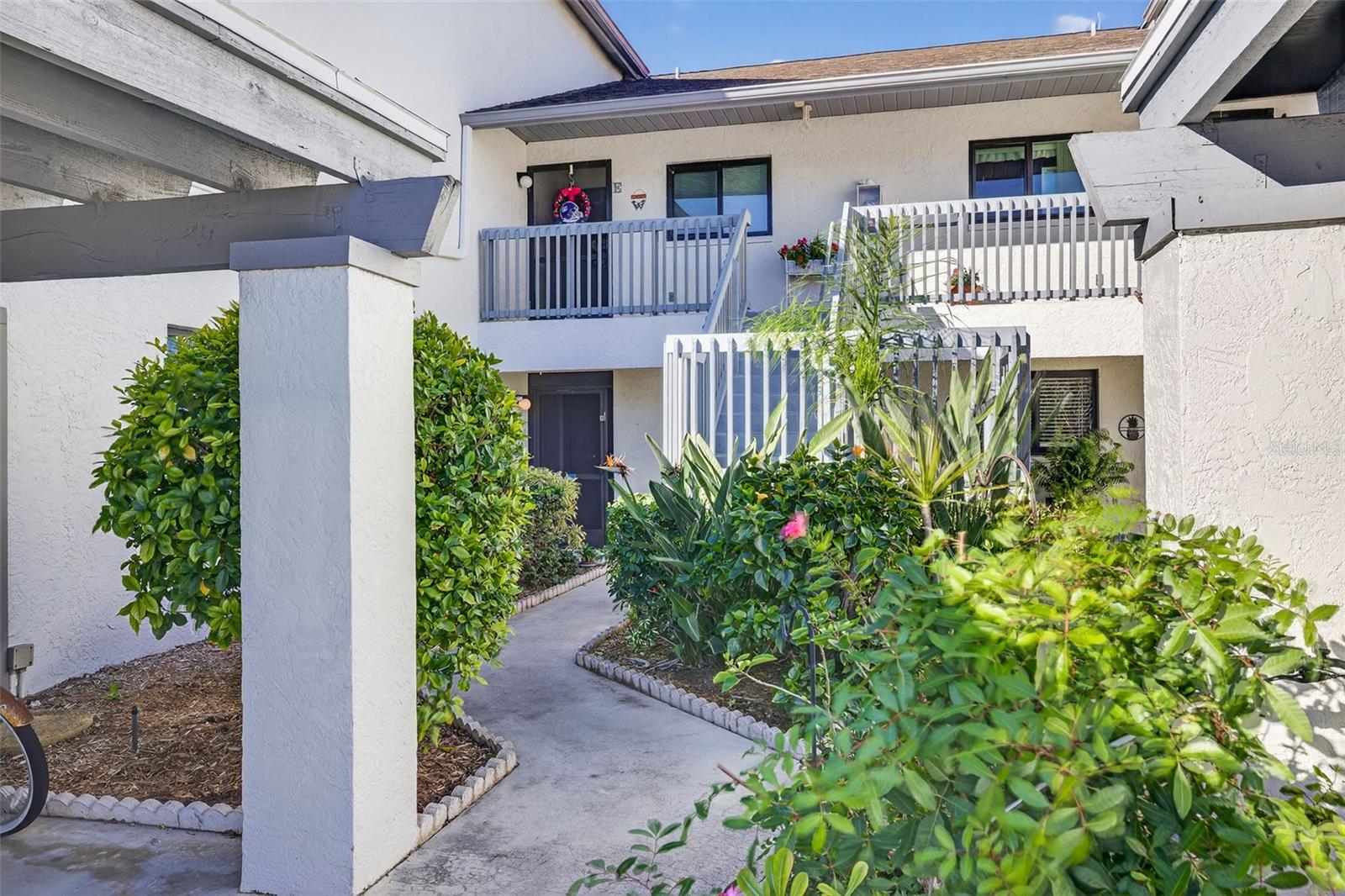 Image 4 of 47 For 17454 Blueberry Hill Drive B