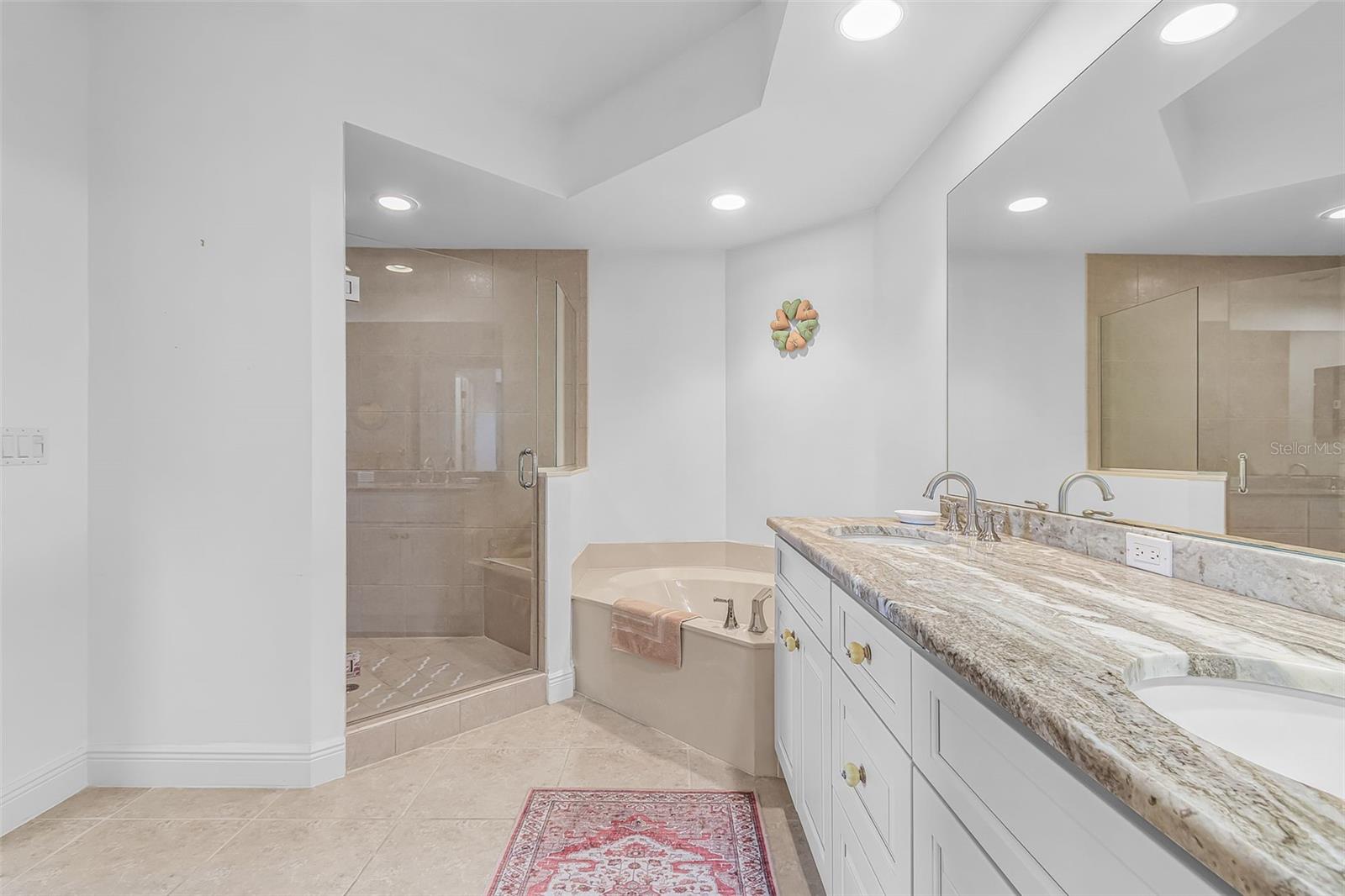 Image 22 of 62 For 3321 Sunset Key Circle 309